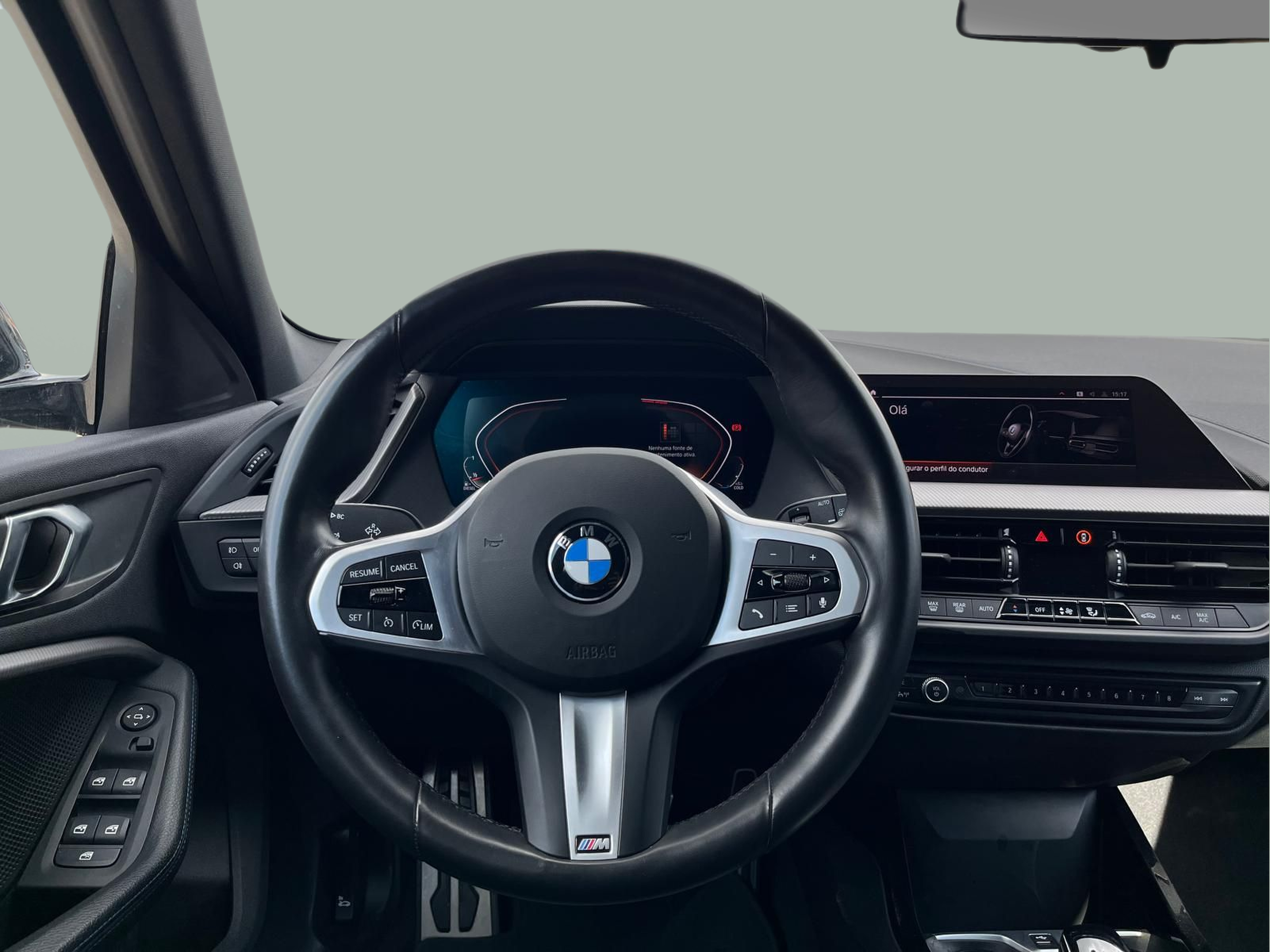 BMW Série 1 116d color Gris. Año 2024. 85KW(116CV). Diesel. En concesionario A MatosCar Guarda - Comércio Automóvel, S.A. de Guarda