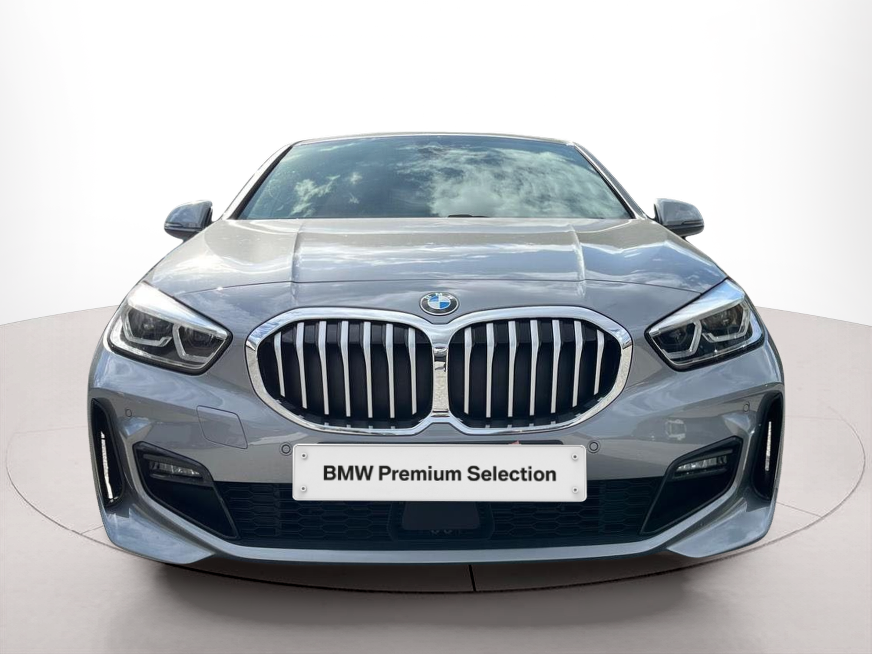 Fotos de BMW Série 1 116d color Gris. Año 2024. 85KW(116CV). Diesel. En concesionario A MatosCar Guarda - Comércio Automóvel, S.A. de Guarda