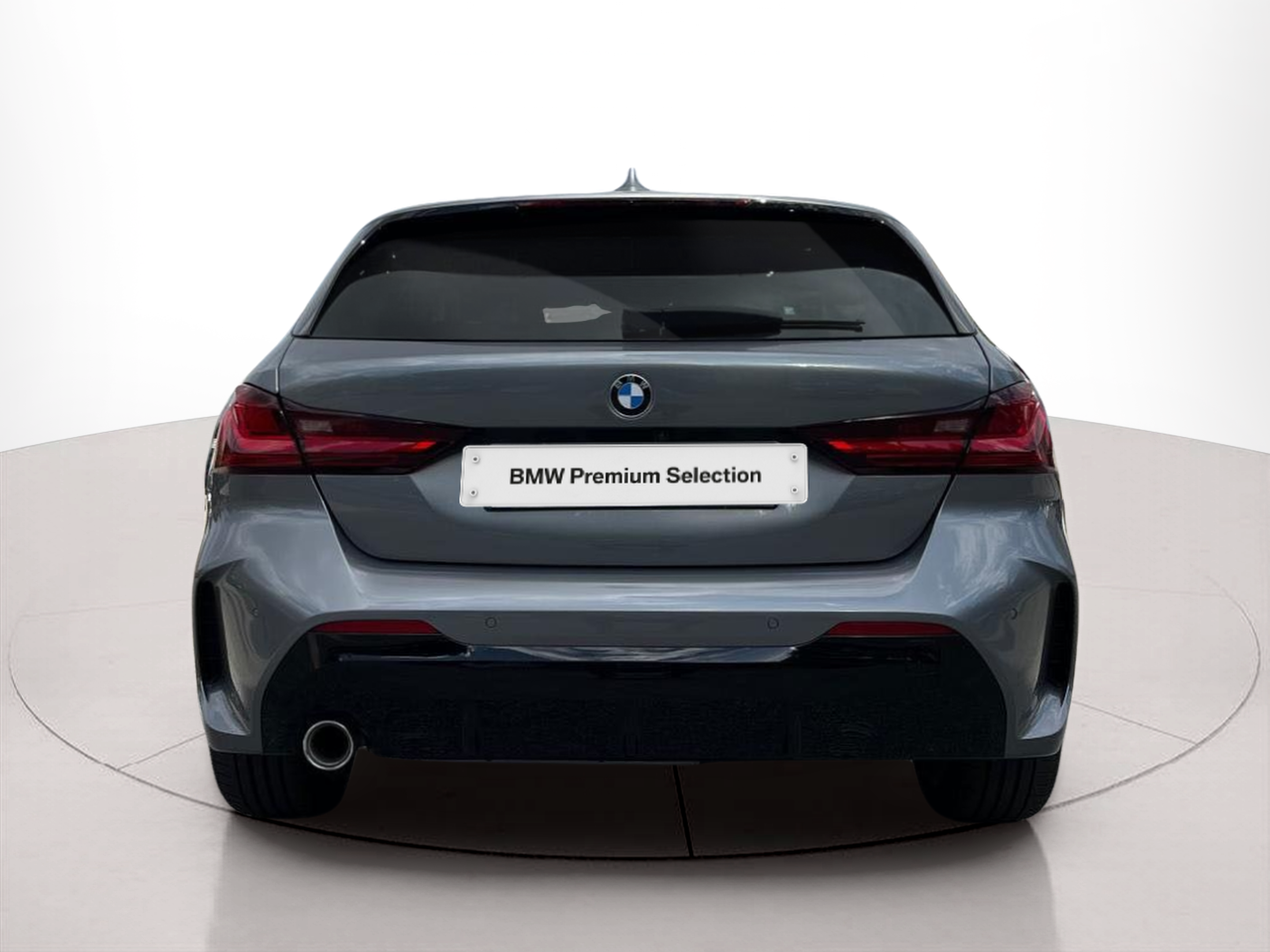 BMW Série 1 116d color Gris. Año 2024. 85KW(116CV). Diesel. En concesionario A MatosCar Guarda - Comércio Automóvel, S.A. de Guarda