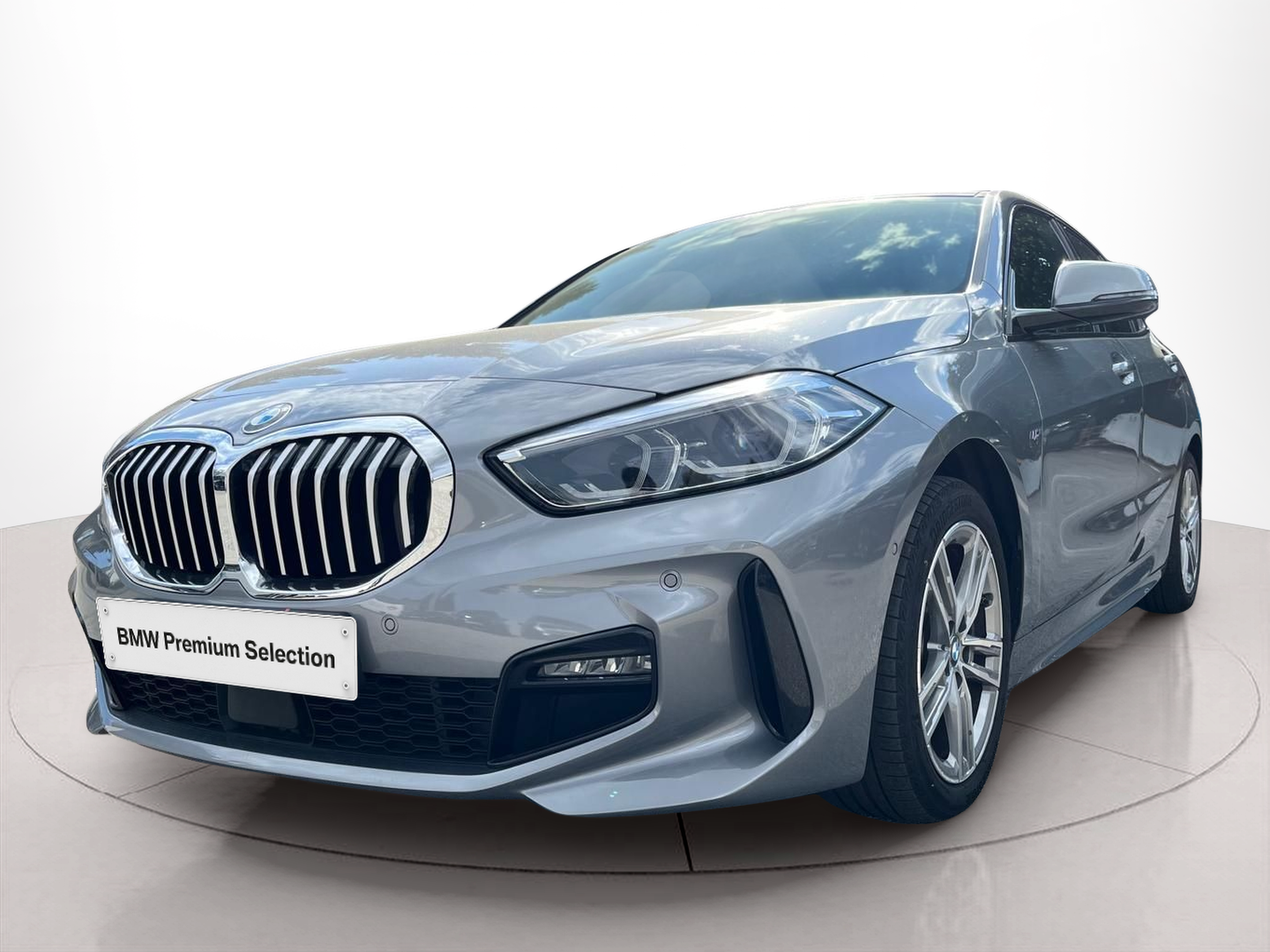 Fotos de BMW Série 1 116d color Gris. Año 2024. 85KW(116CV). Diesel. En concesionario A MatosCar Guarda - Comércio Automóvel, S.A. de Guarda