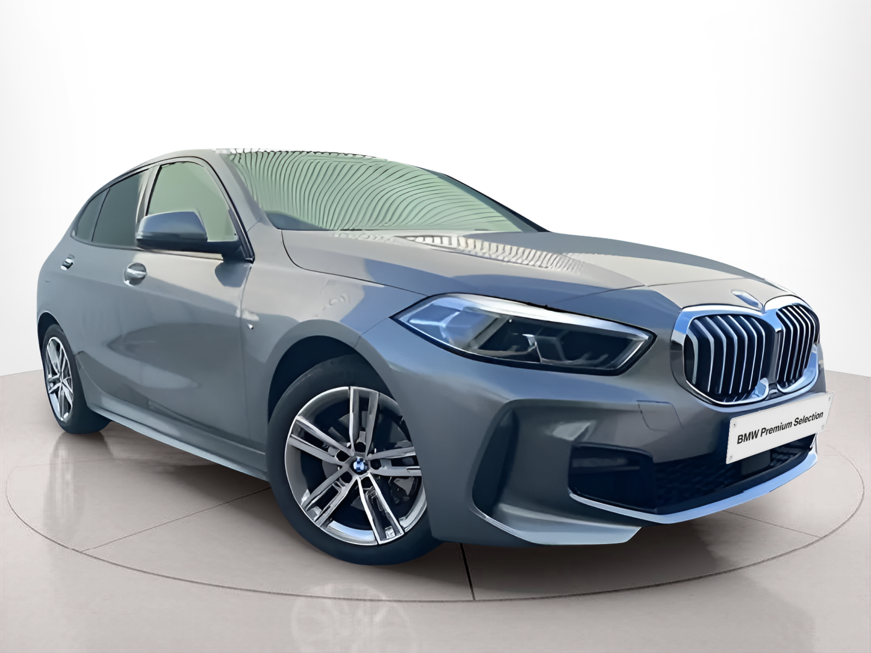 Fotos de BMW Série 1 116d color Gris. Año 2024. 85KW(116CV). Diesel. En concesionario A MatosCar Guarda - Comércio Automóvel, S.A. de Guarda