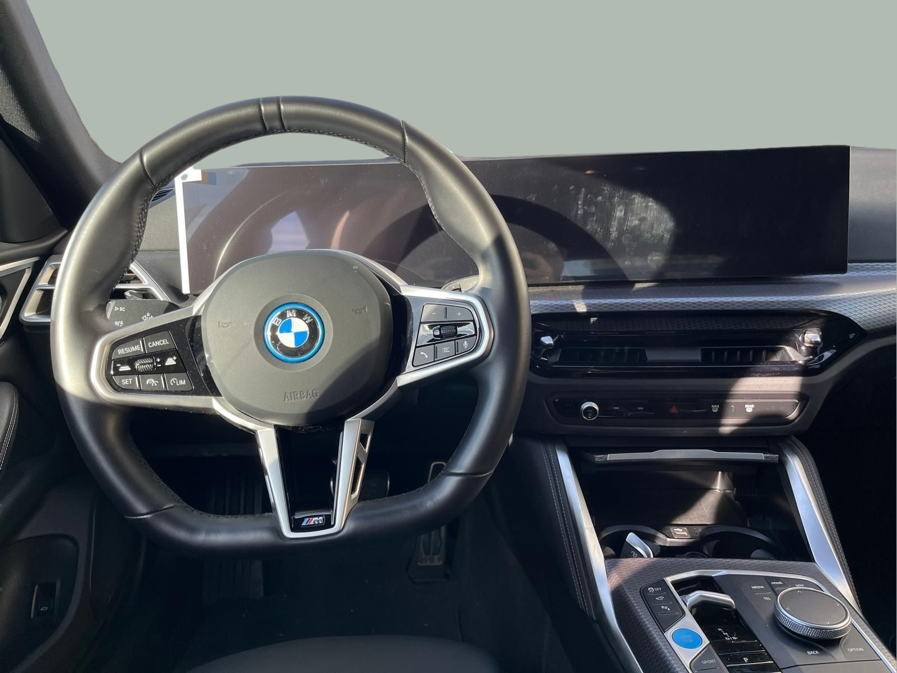 BMW i4 i4 eDrive40 color Blanco. Año 2025. 250KW(340CV). Elétrico. En concesionario A MatosCar Évora - Comércio Automóvel, S.A. de Évora