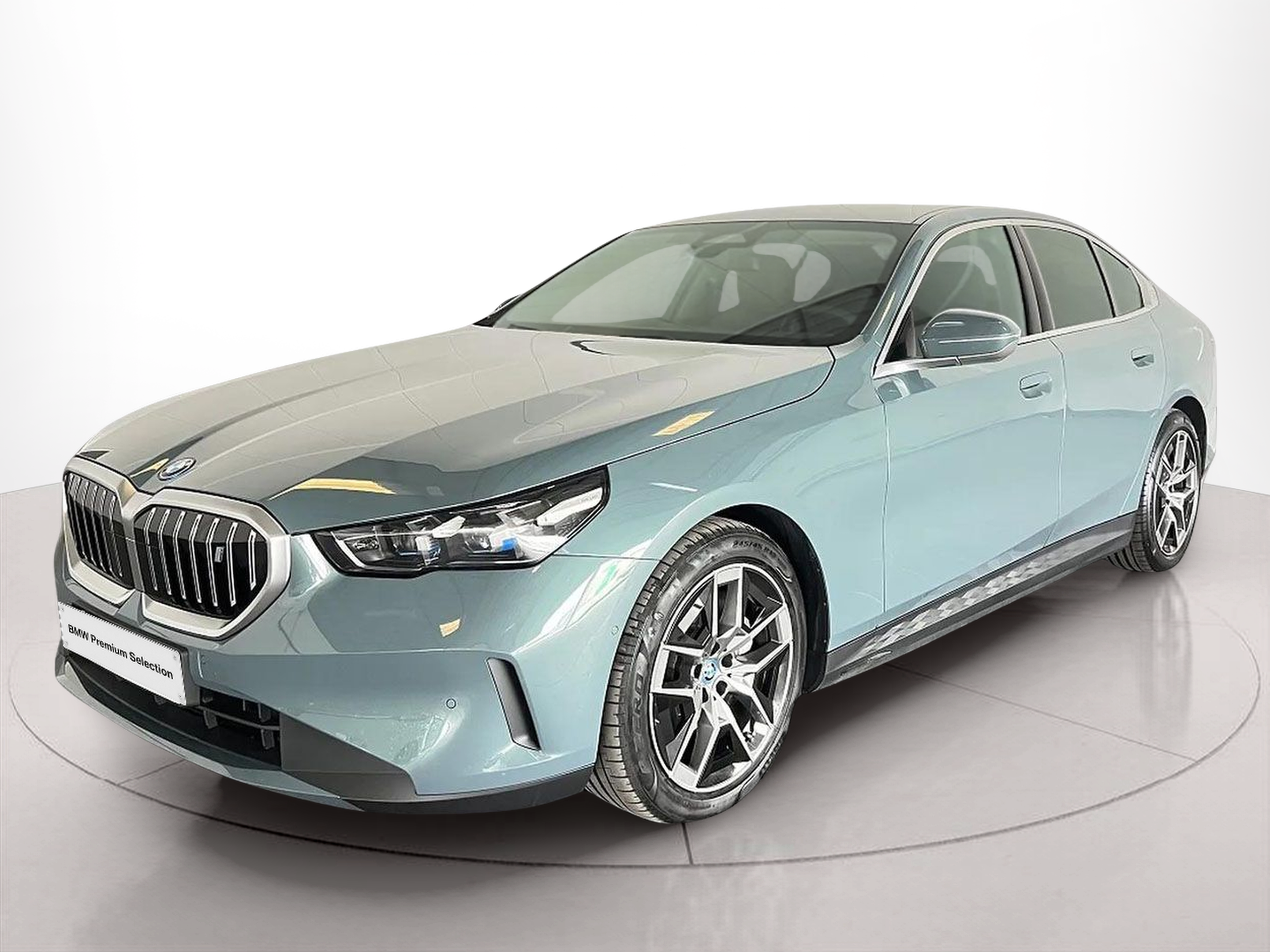Fotos de BMW i5 eDrive40 color Verde. Año 2025. 250KW(340CV). Elétrico. En concesionario A MatosCar Évora - Comércio Automóvel, S.A. de Évora