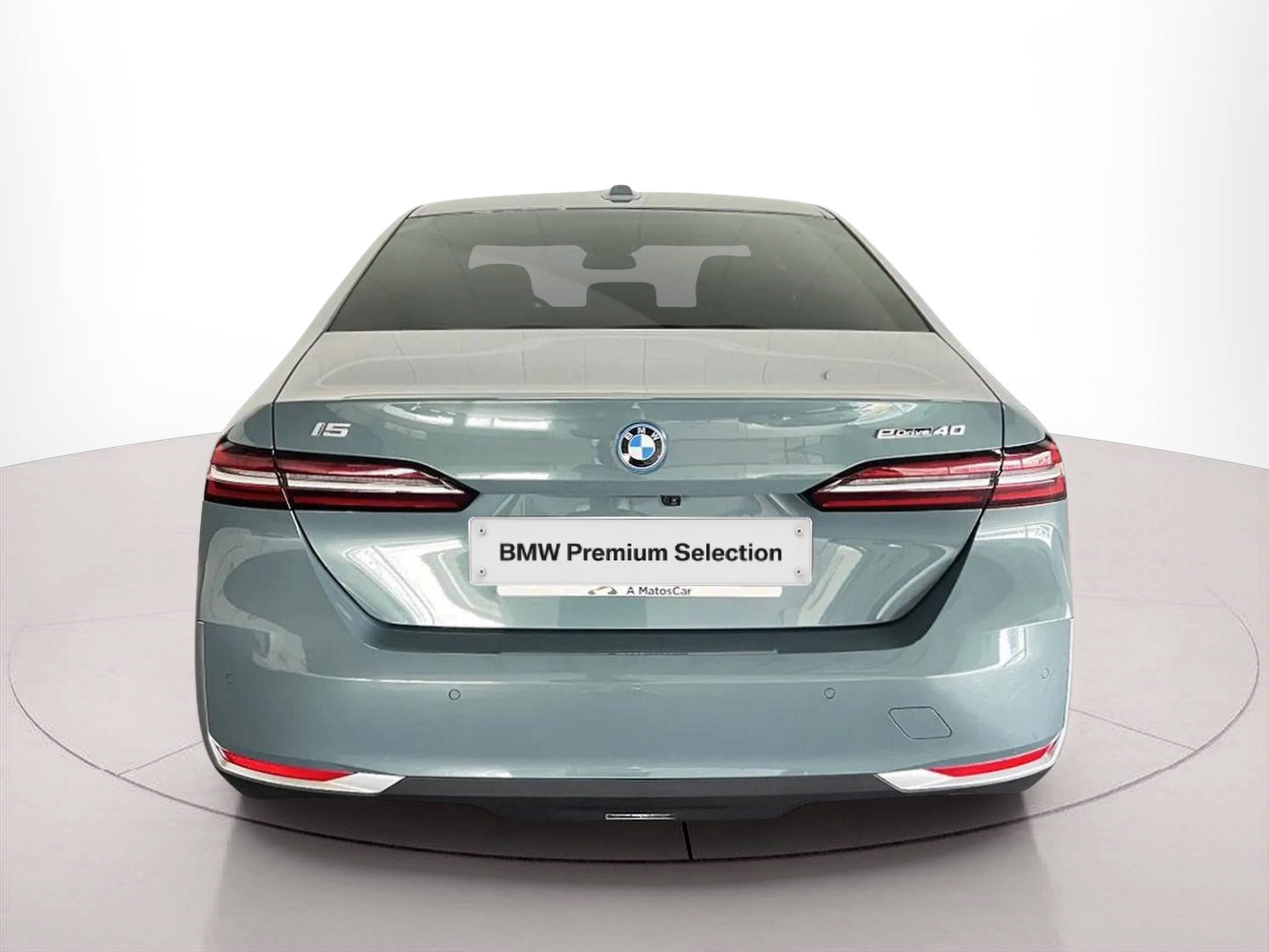 BMW i5 eDrive40 color Verde. Año 2025. 250KW(340CV). Elétrico. En concesionario A MatosCar Évora - Comércio Automóvel, S.A. de Évora