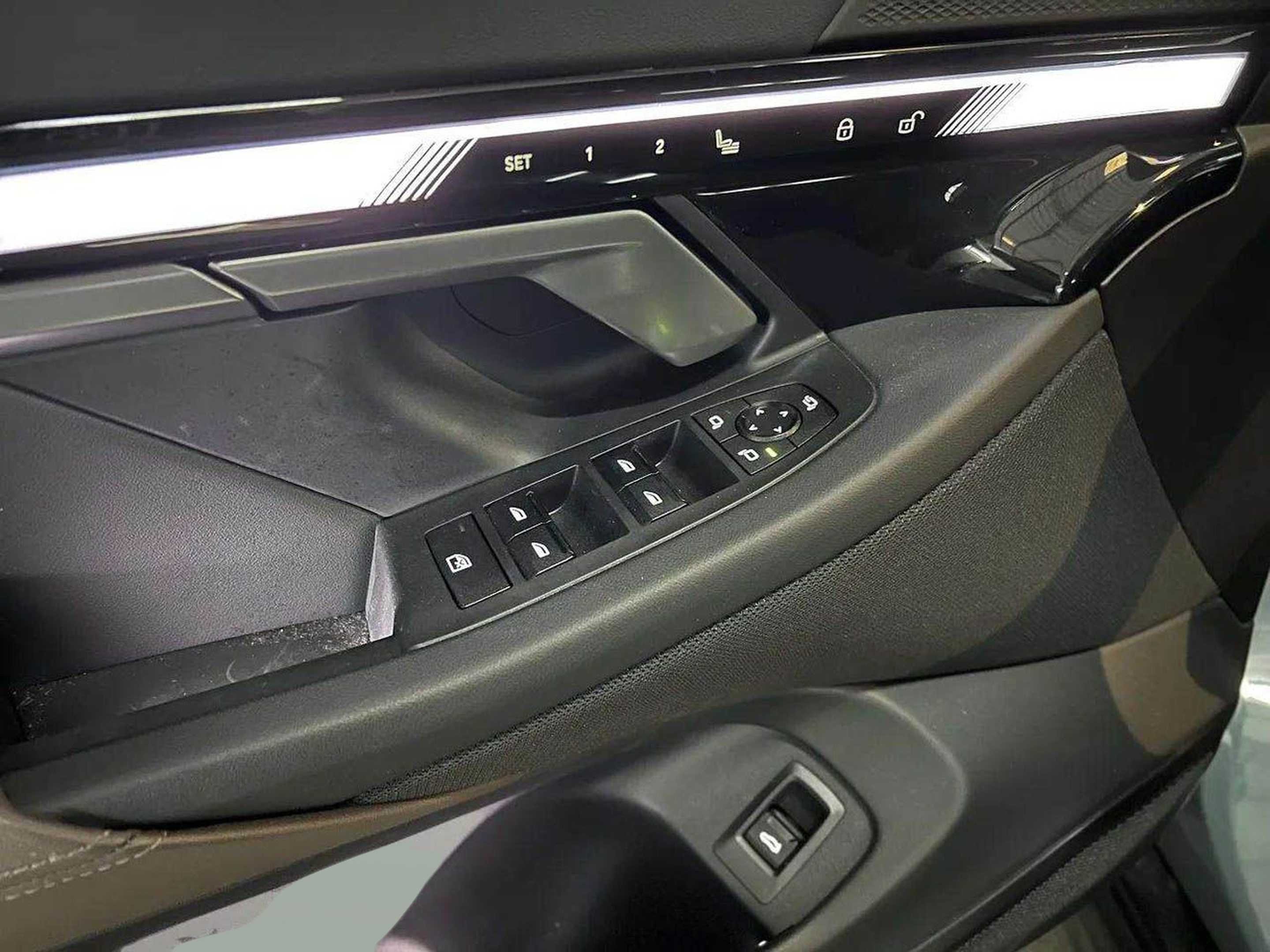 BMW i5 eDrive40 color Verde. Año 2025. 250KW(340CV). Elétrico. En concesionario A MatosCar Évora - Comércio Automóvel, S.A. de Évora