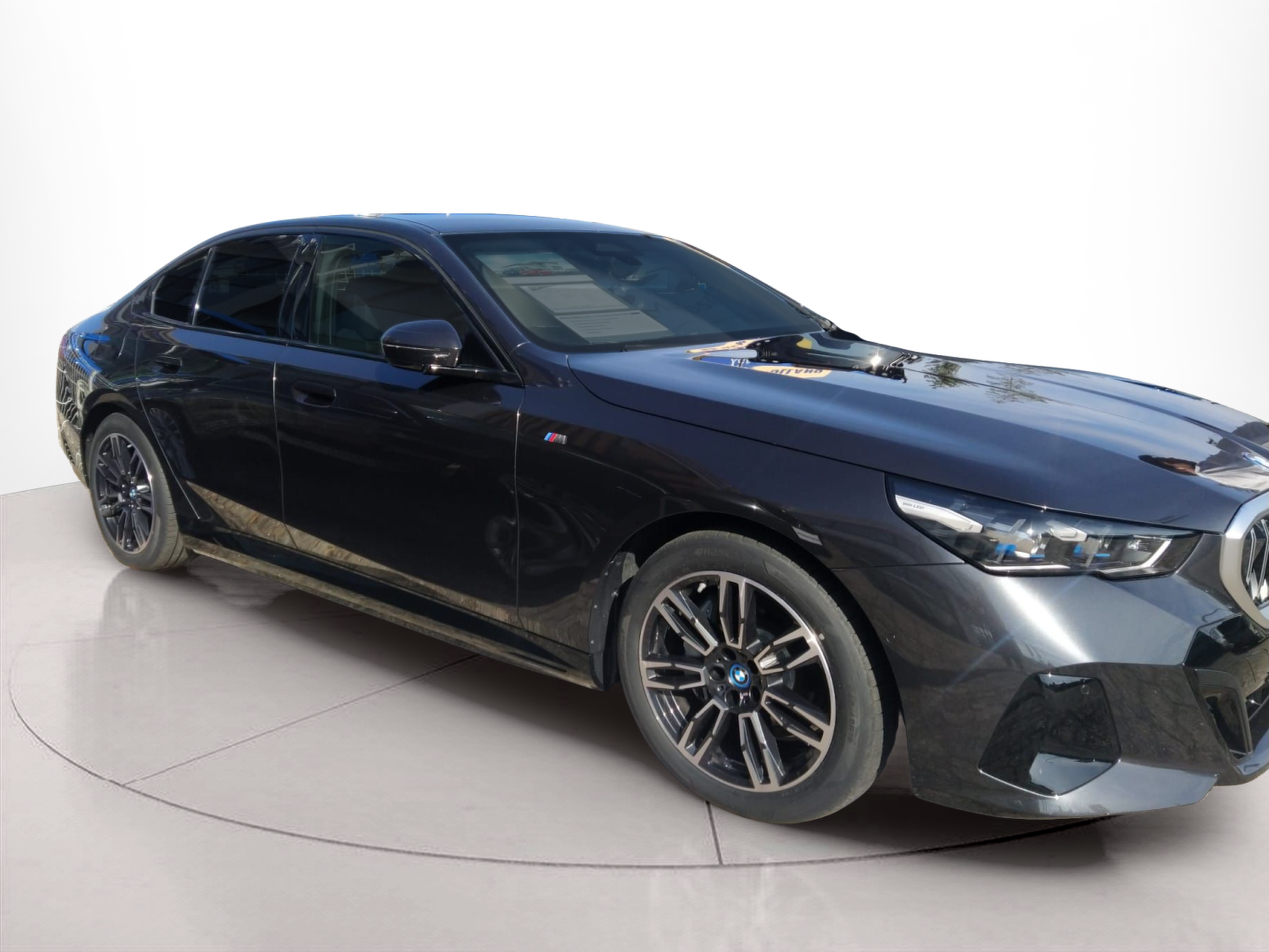 Fotos de BMW i5 eDrive40 color Gris. Año 2025. 250KW(340CV). Elétrico. En concesionario A MatosCar Guarda - Comércio Automóvel, S.A. de Guarda