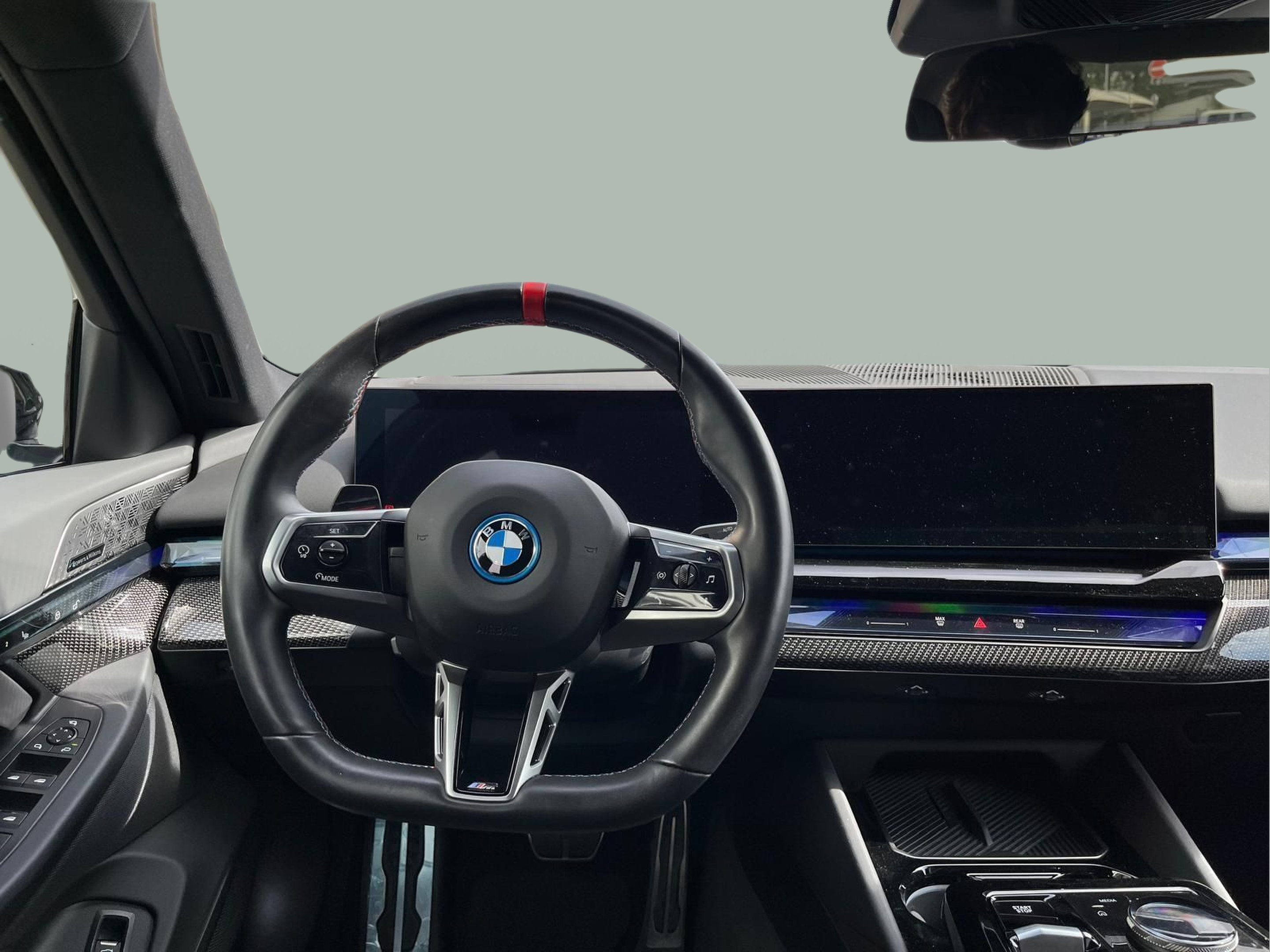 BMW i5 M60 color Gris. Año 2025. 442KW(601CV). Elétrico. En concesionario A MatosCar Guarda - Comércio Automóvel, S.A. de Guarda