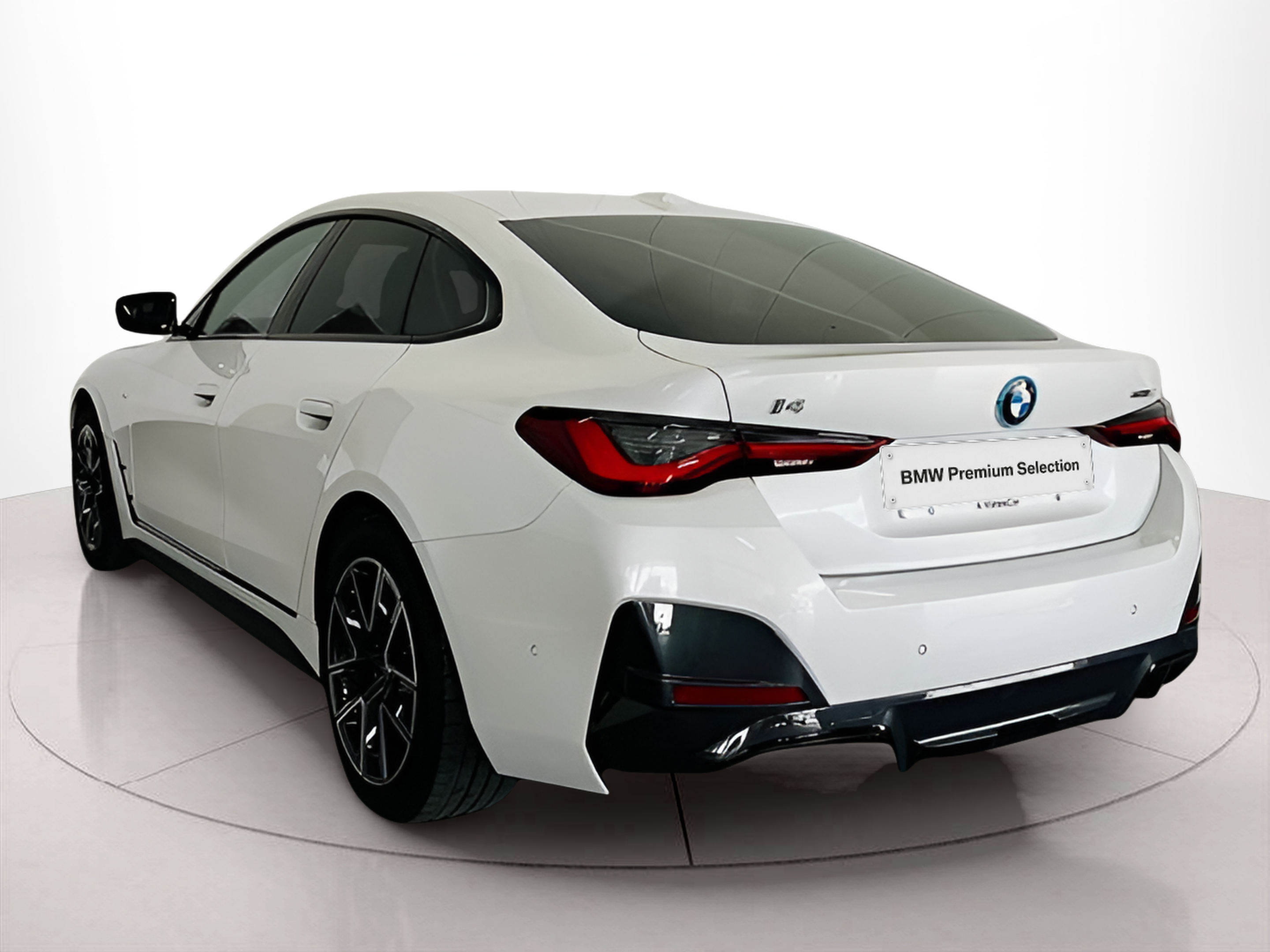 BMW i4 i4 eDrive40 color Blanco. Año 2023. 250KW(340CV). Elétrico. En concesionario A MatosCar Évora - Comércio Automóvel, S.A. de Évora