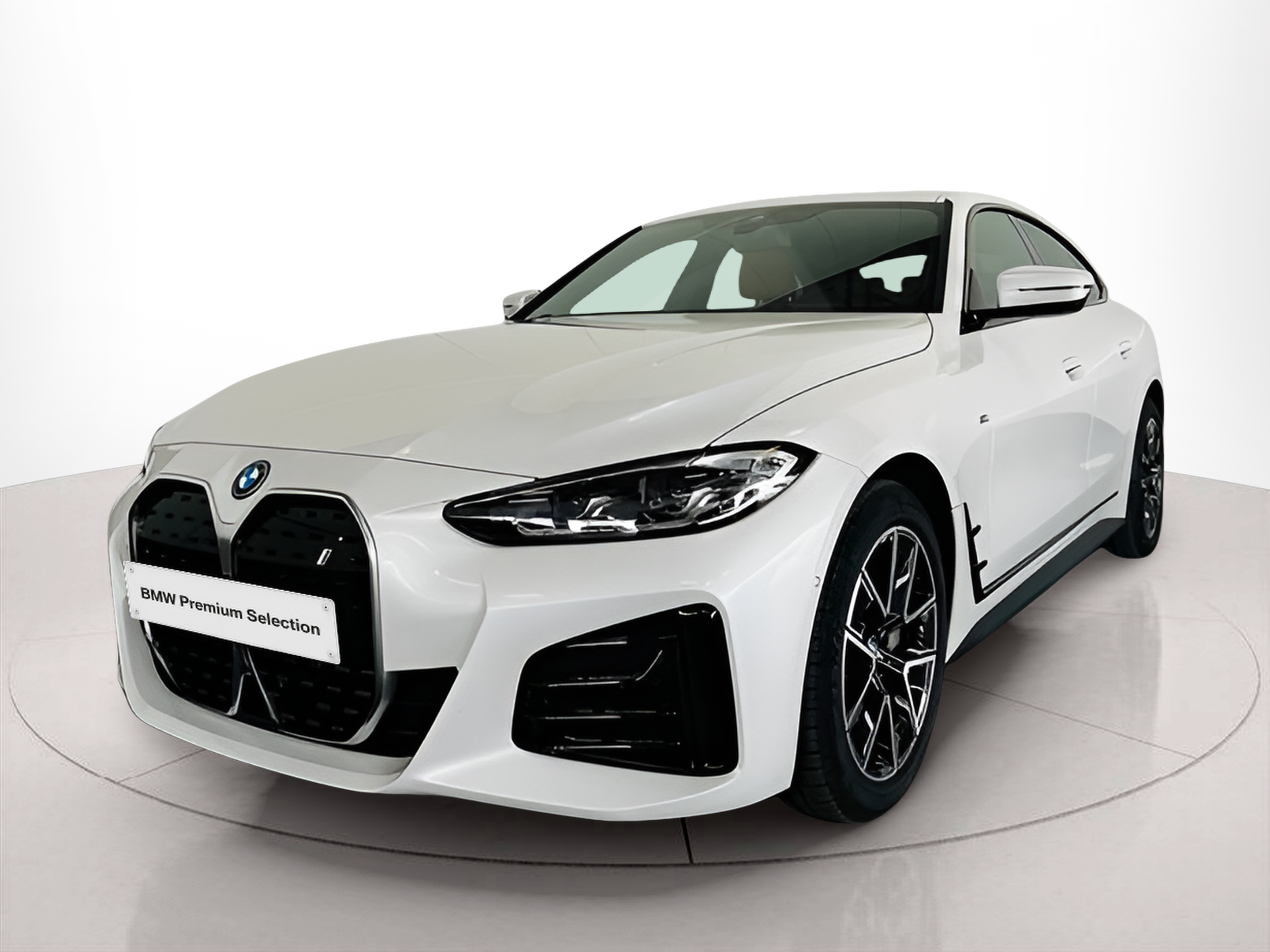 Fotos de BMW i4 i4 eDrive40 color Blanco. Año 2023. 250KW(340CV). Elétrico. En concesionario A MatosCar Évora - Comércio Automóvel, S.A. de Évora