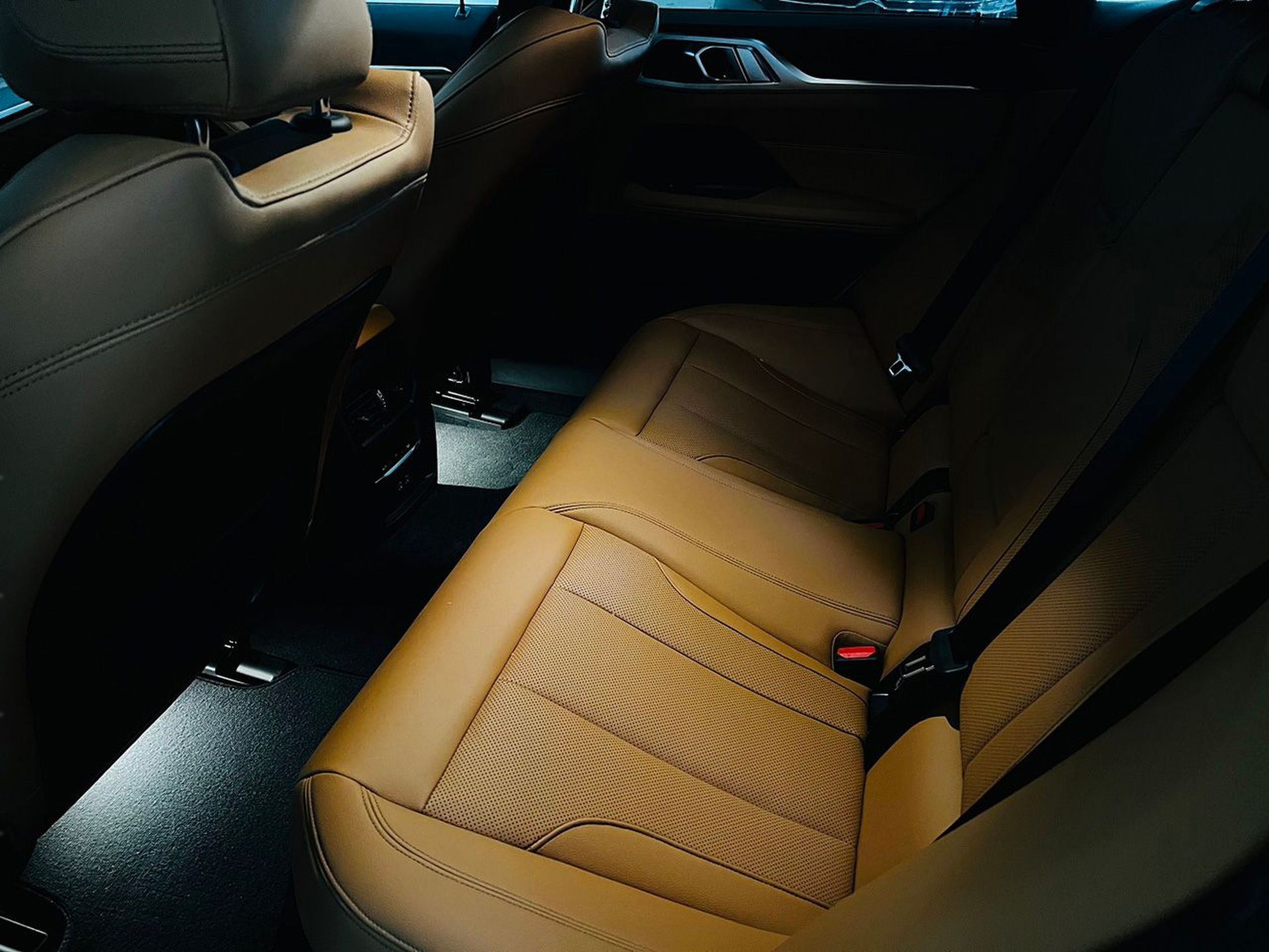 BMW i4 i4 eDrive40 color Blanco. Año 2023. 250KW(340CV). Elétrico. En concesionario A MatosCar Évora - Comércio Automóvel, S.A. de Évora