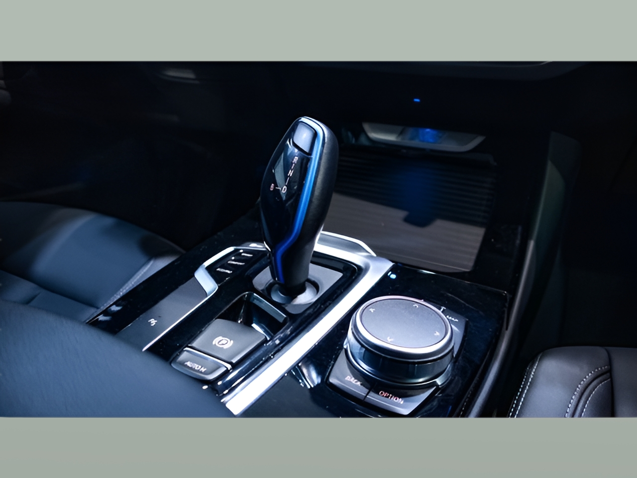 BMW iX3 iX3 80 kWh color Negro. Año 2021. 210KW(286CV). Elétrico. En concesionario Aníbal Carvalho & Filhos, S.A. de Santarém