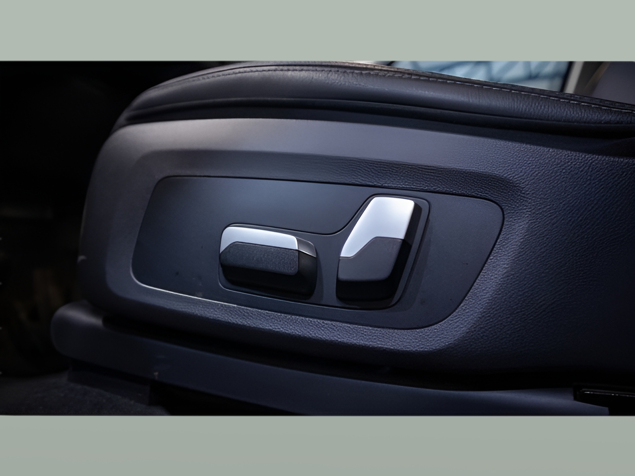 BMW iX3 iX3 80 kWh color Negro. Año 2021. 210KW(286CV). Elétrico. En concesionario Aníbal Carvalho & Filhos, S.A. de Santarém
