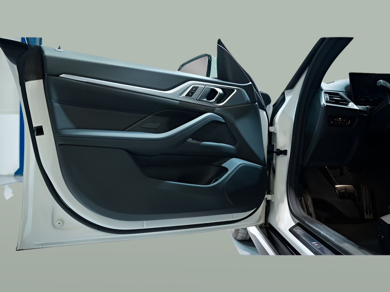 BMW i4 i4 eDrive35 color Blanco. Año 2023. 210KW(286CV). Elétrico. En concesionario Aníbal Carvalho & Filhos, S.A. de Santarém