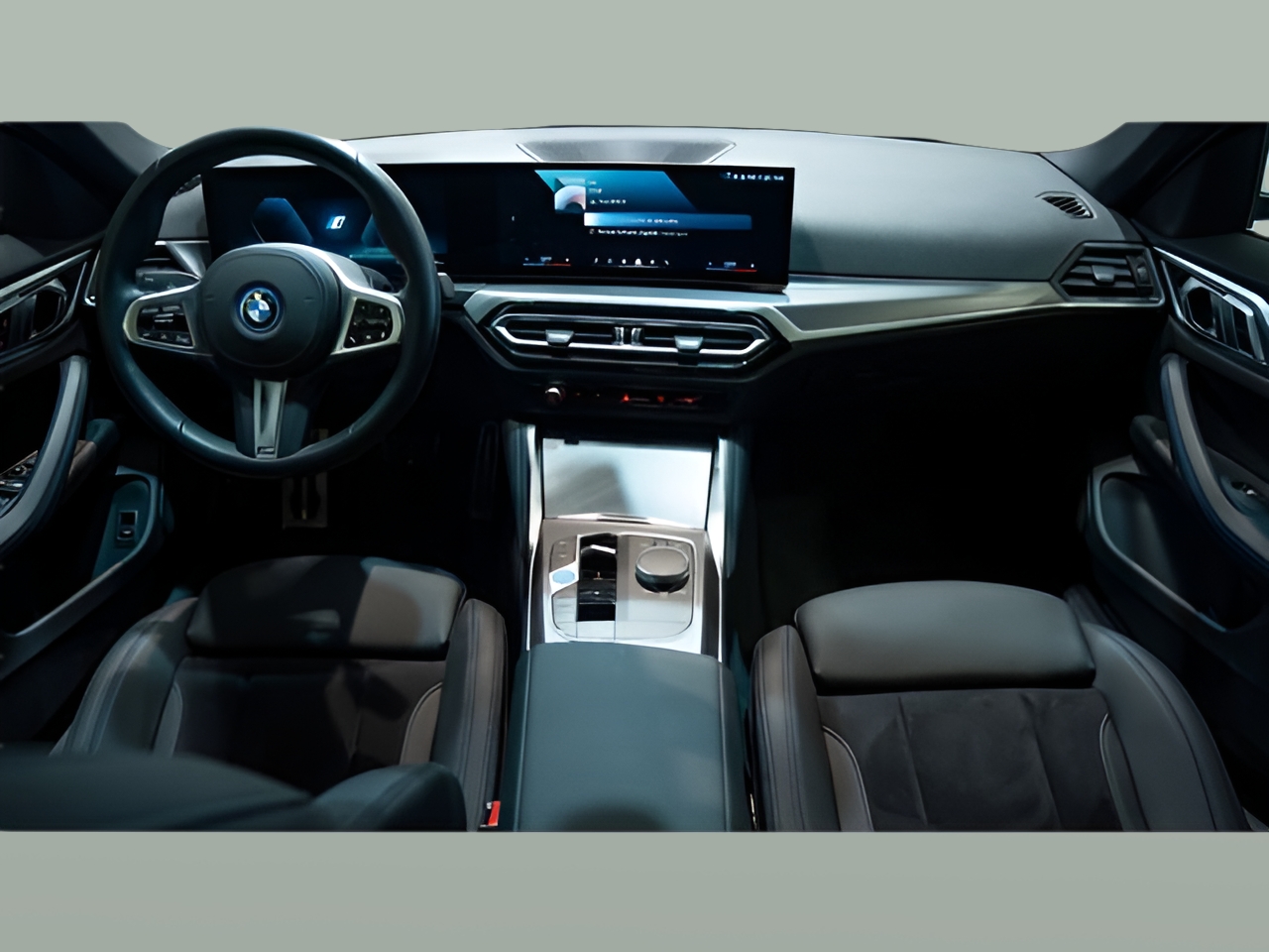 BMW i4 i4 eDrive35 color Blanco. Año 2023. 210KW(286CV). Elétrico. En concesionario Aníbal Carvalho & Filhos, S.A. de Santarém
