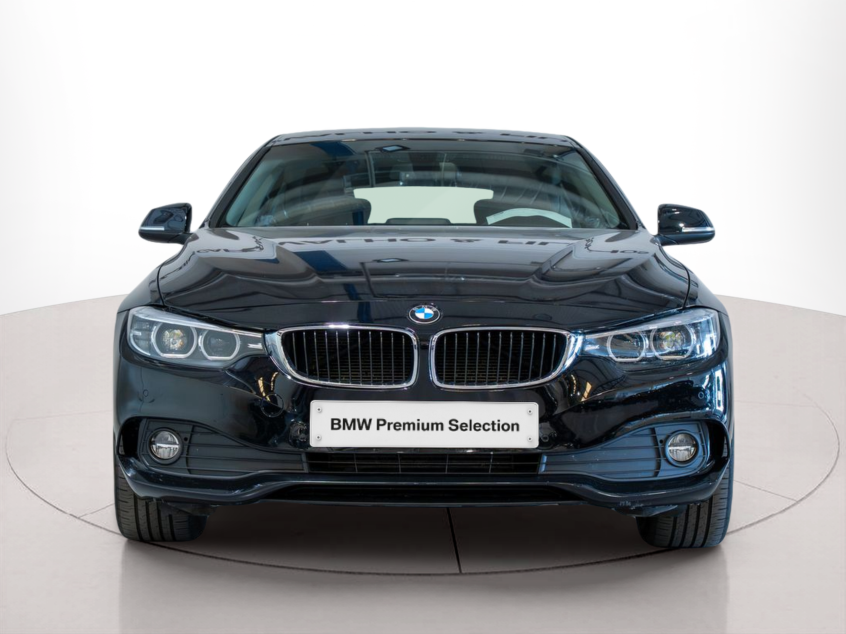 Fotos de BMW Série 4 418d Gran Coupe color Negro. Año 2021. 110KW(150CV). Diesel. En concesionario Aníbal Carvalho & Filhos, S.A. de Santarém