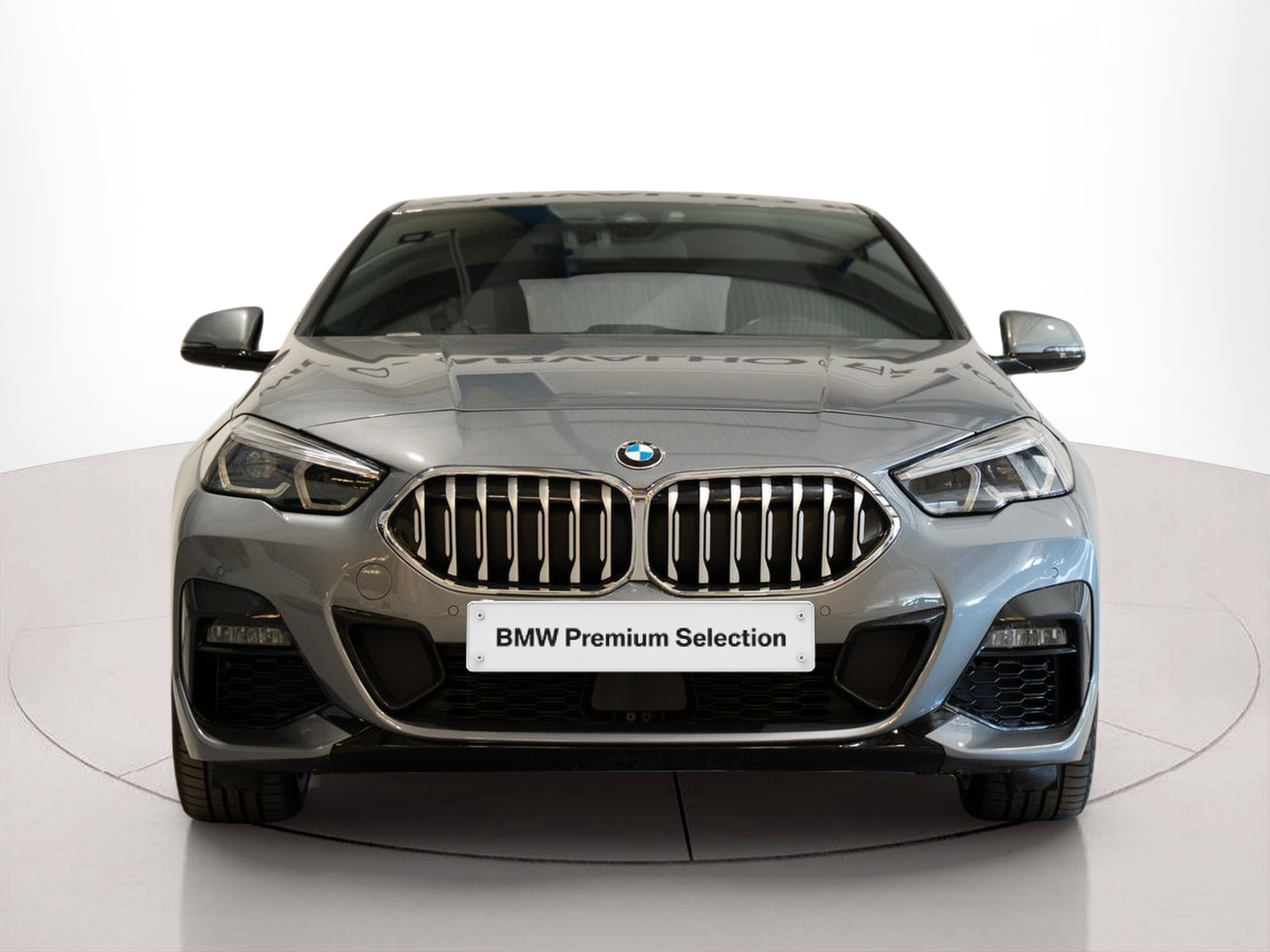 Fotos de BMW Série 2 216d Gran Coupe color Gris. Año 2023. 85KW(116CV). Diesel. En concesionario Aníbal Carvalho & Filhos, S.A. de Santarém