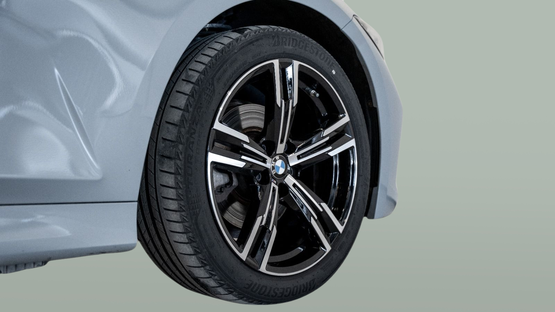 BMW Série 3 320d Touring color Gris. Año 2023. 140KW(190CV). Diesel. En concesionario Aníbal Carvalho & Filhos, S.A. de Santarém