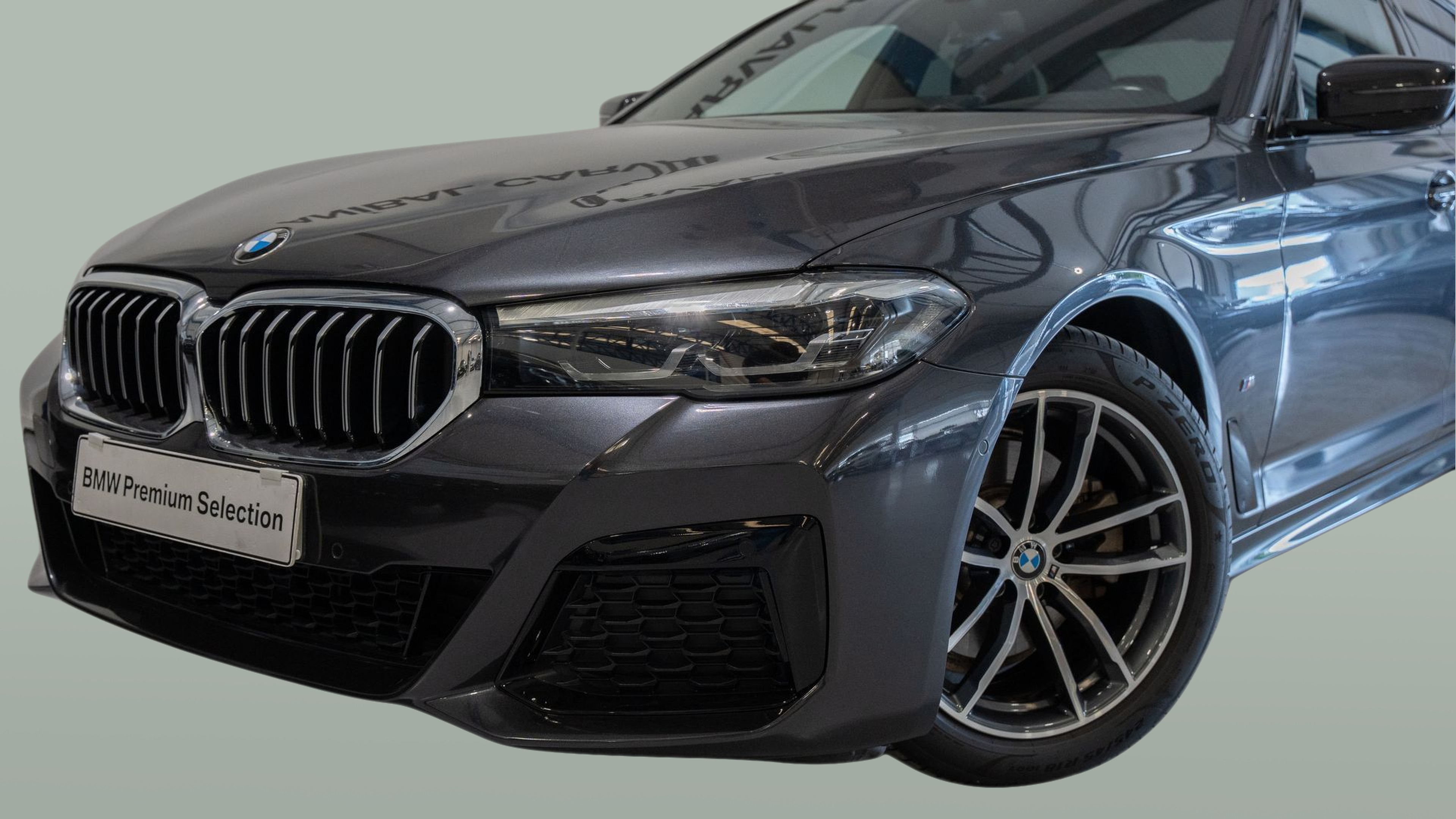 BMW Série 5 520d Berlina color Gris. Año 2023. 140KW(190CV). Diesel. En concesionario Aníbal Carvalho & Filhos, S.A. de Santarém
