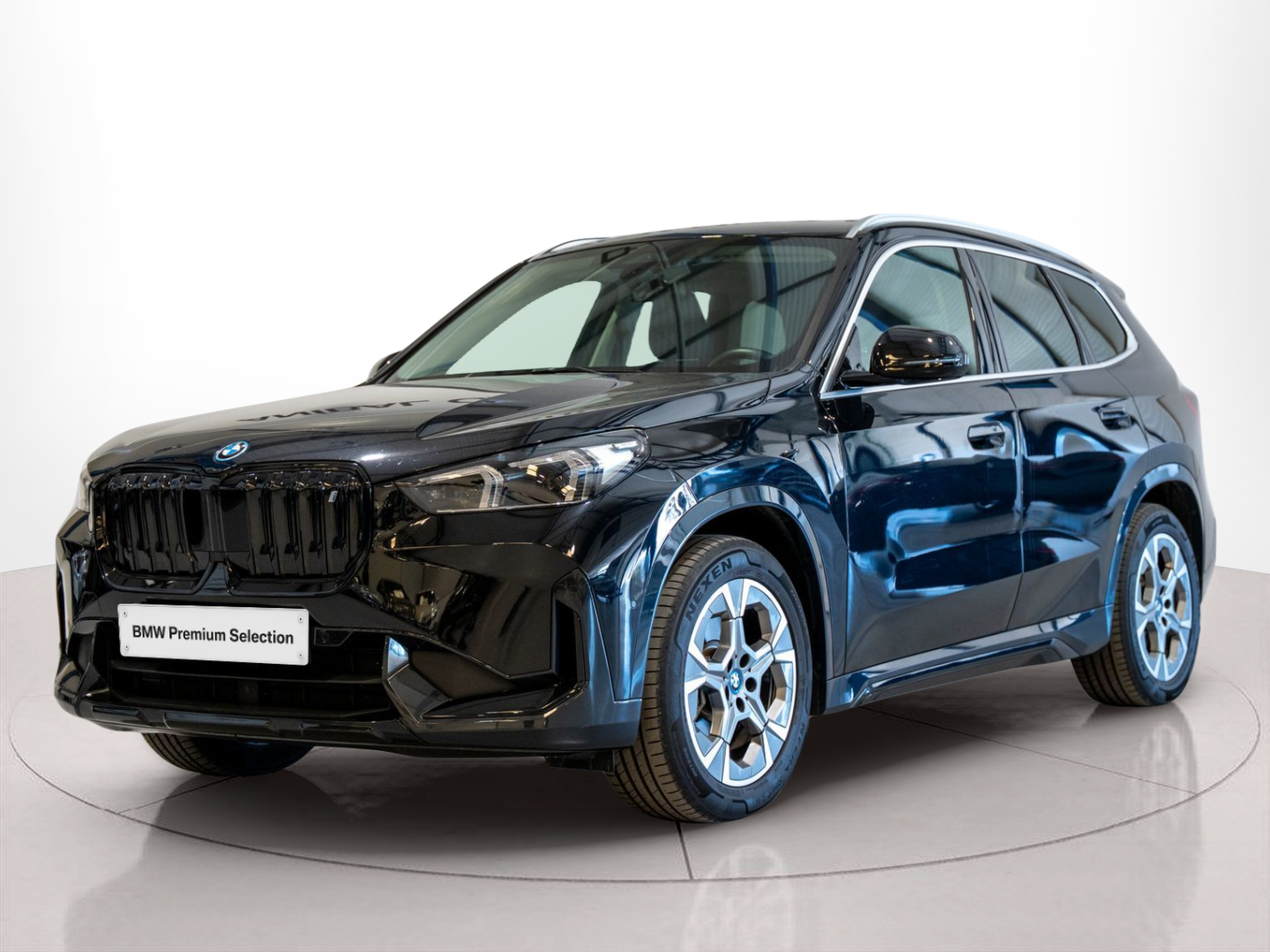 Fotos de BMW iX1 xDrive30 color Negro. Año 2023. 230KW(313CV). Elétrico. En concesionario Aníbal Carvalho & Filhos, S.A. de Santarém