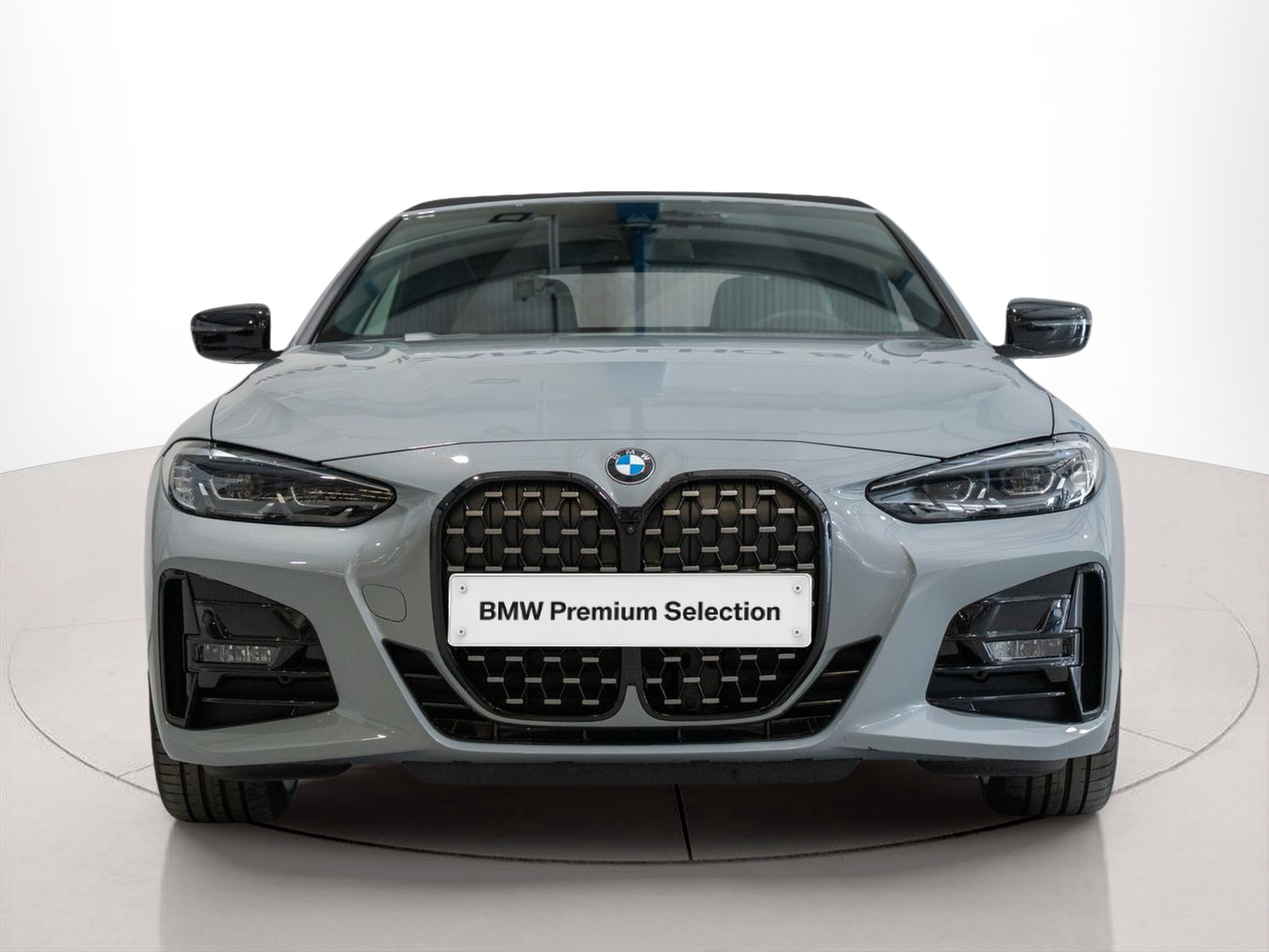Fotos de BMW Série 4 420d Cabrio color Gris. Año 2024. 140KW(190CV). Diesel. En concesionario Aníbal Carvalho & Filhos, S.A. de Santarém