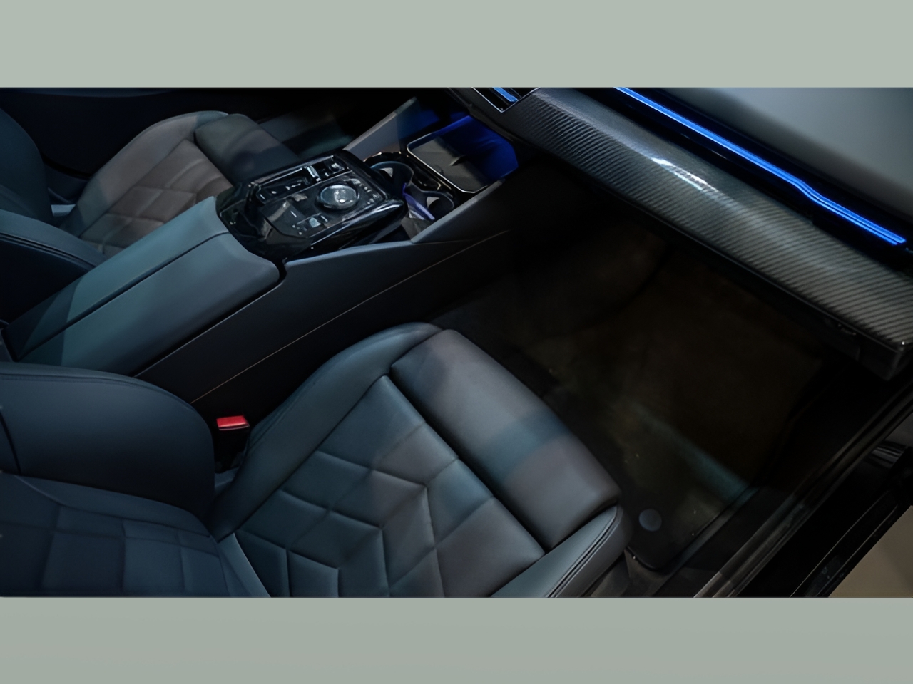 BMW Série 5 520d Touring color Negro. Año 2024. 145KW(197CV). Diesel. En concesionario Aníbal Carvalho & Filhos, S.A. de Santarém