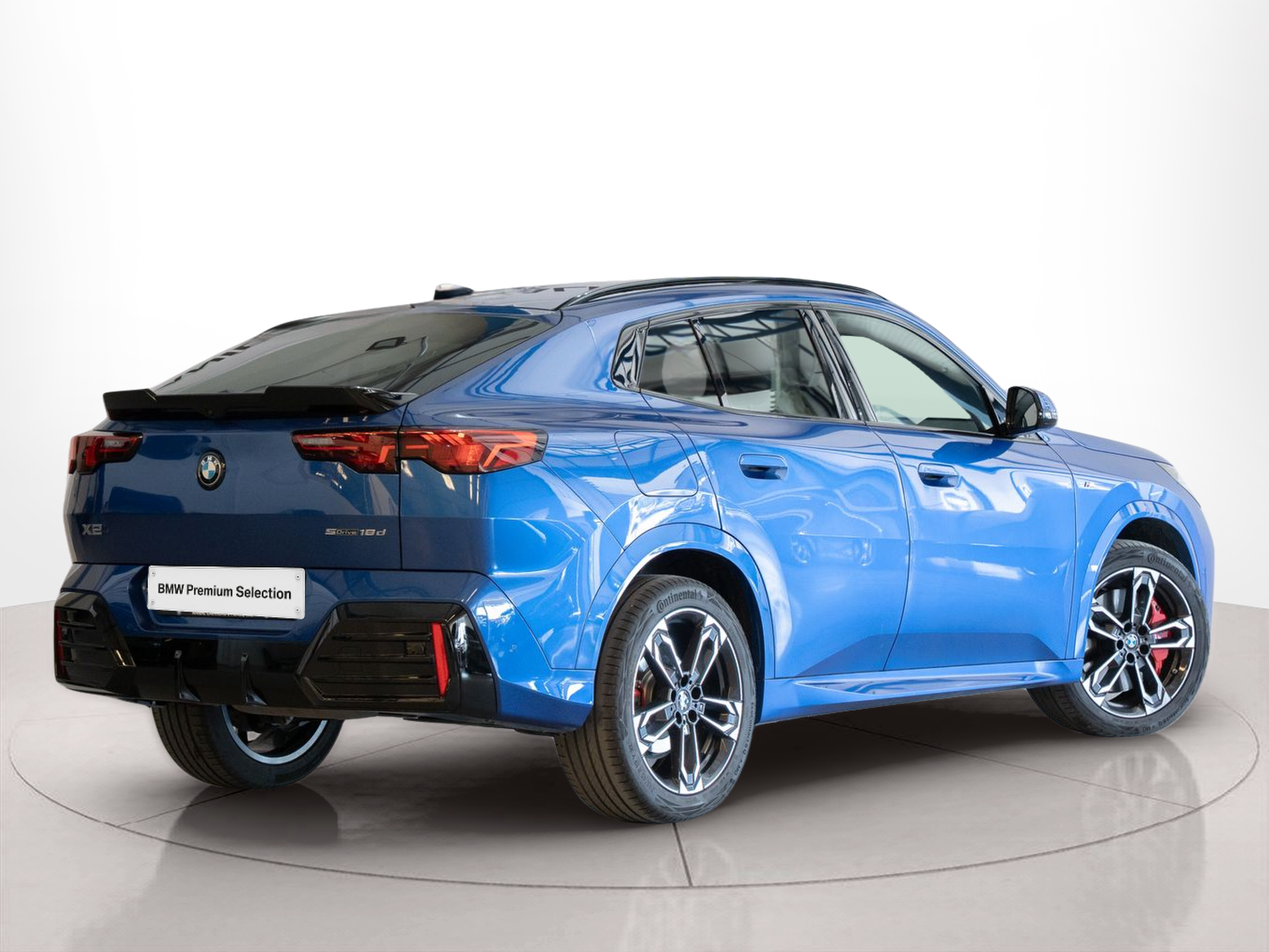 BMW X2 sDrive18d color Azul. Año 2024. 110KW(150CV). Diesel. En concesionario Aníbal Carvalho & Filhos, S.A. de Santarém