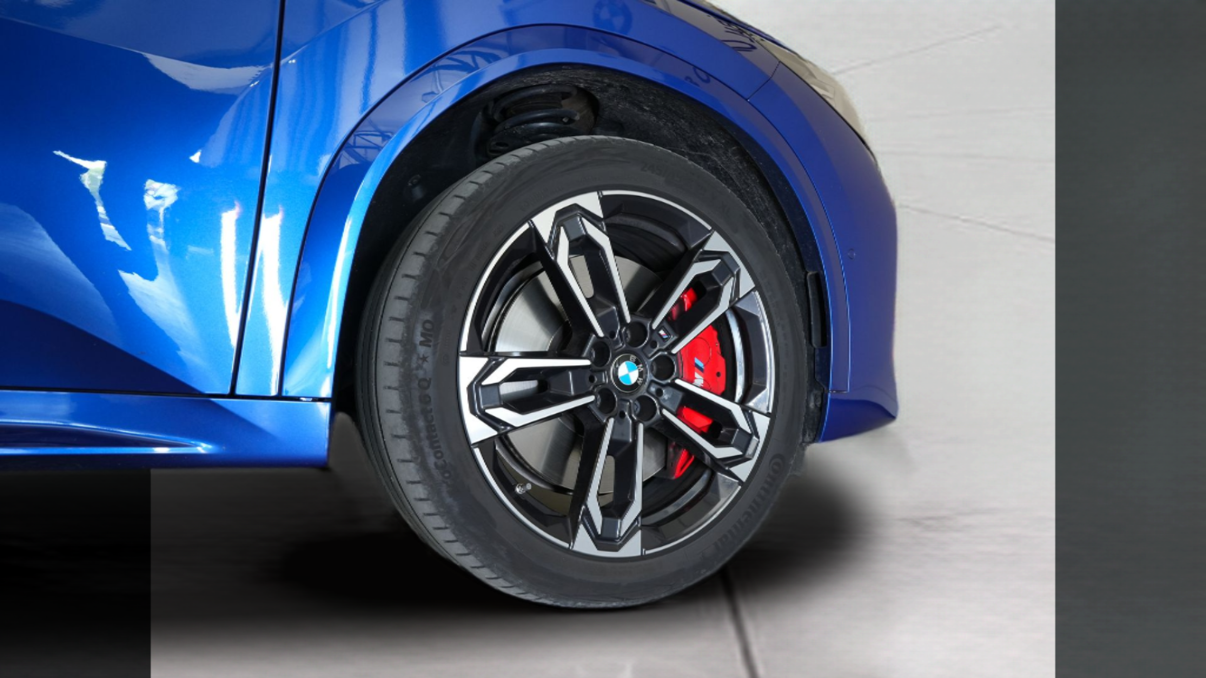 BMW X2 sDrive18d color Azul. Año 2024. 110KW(150CV). Diesel. En concesionario Aníbal Carvalho & Filhos, S.A. de Santarém