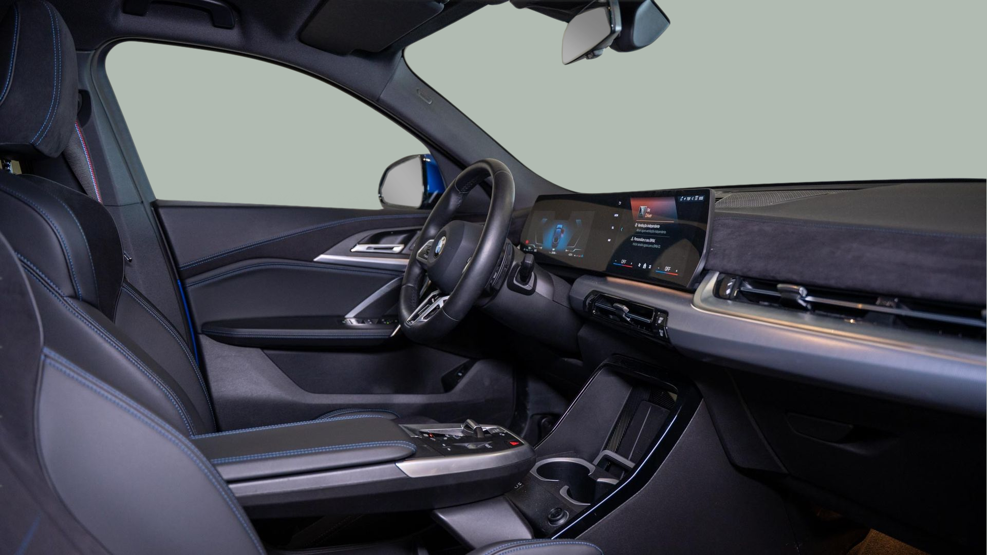 BMW X2 sDrive18d color Azul. Año 2024. 110KW(150CV). Diesel. En concesionario Aníbal Carvalho & Filhos, S.A. de Santarém