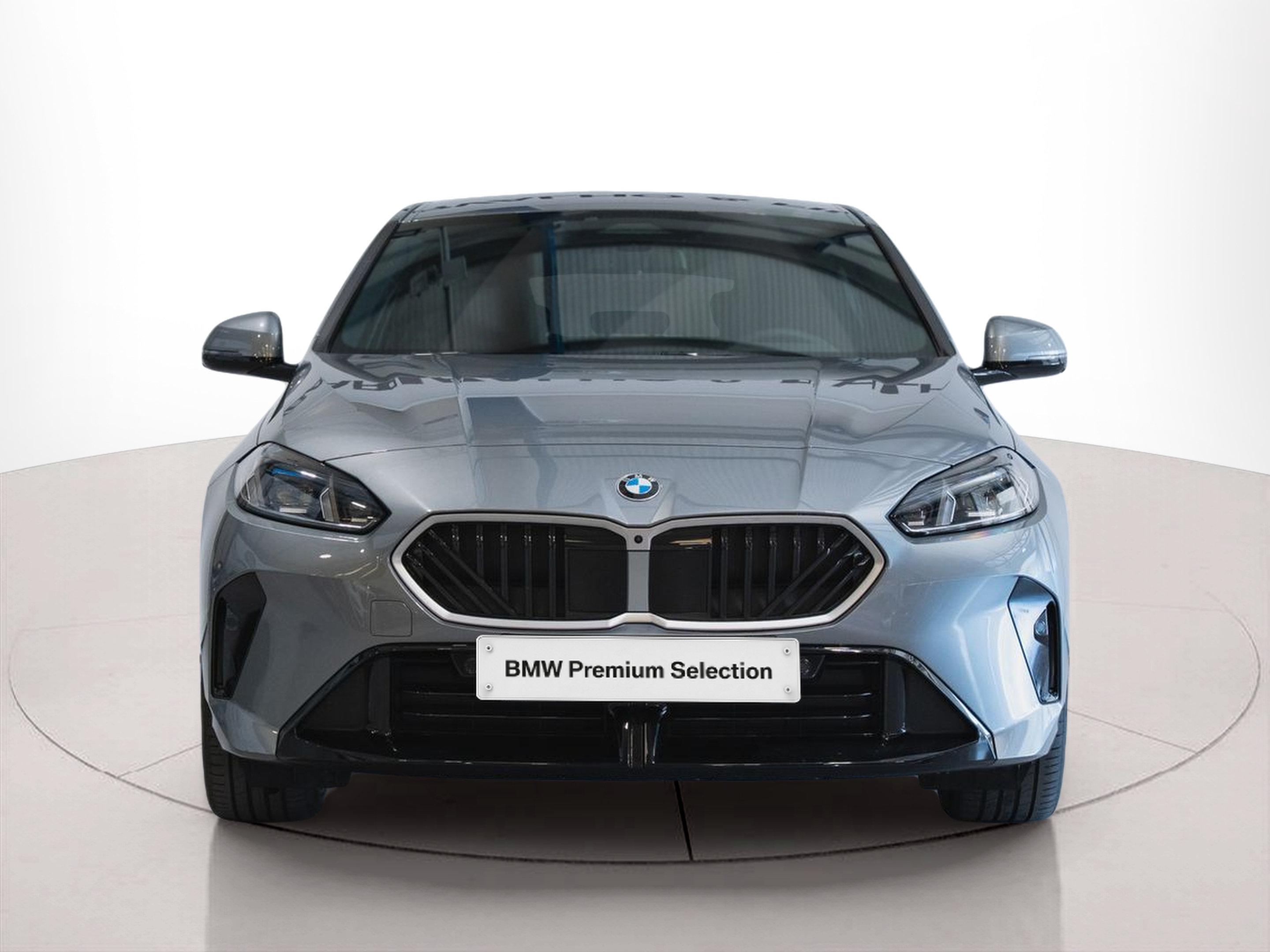 Fotos de BMW Série 1 120 color Gris. Año 2024. 125KW(170CV). Gasolina. En concesionario Aníbal Carvalho & Filhos, S.A. de Santarém