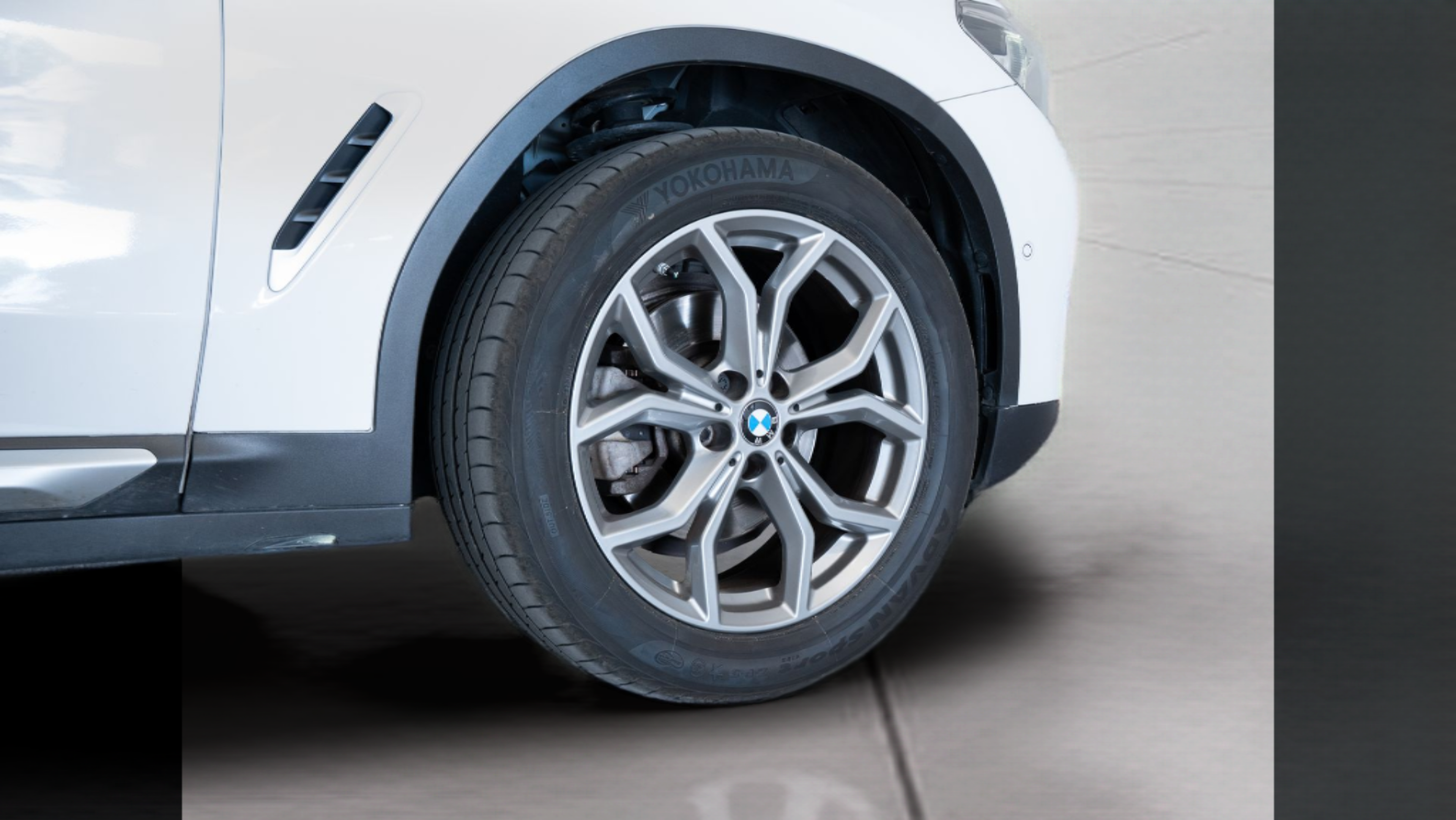 BMW X3 sDrive18d color Blanco. Año 2019. 110KW(150CV). Diesel. En concesionario Aníbal Carvalho & Filhos, S.A. de Santarém
