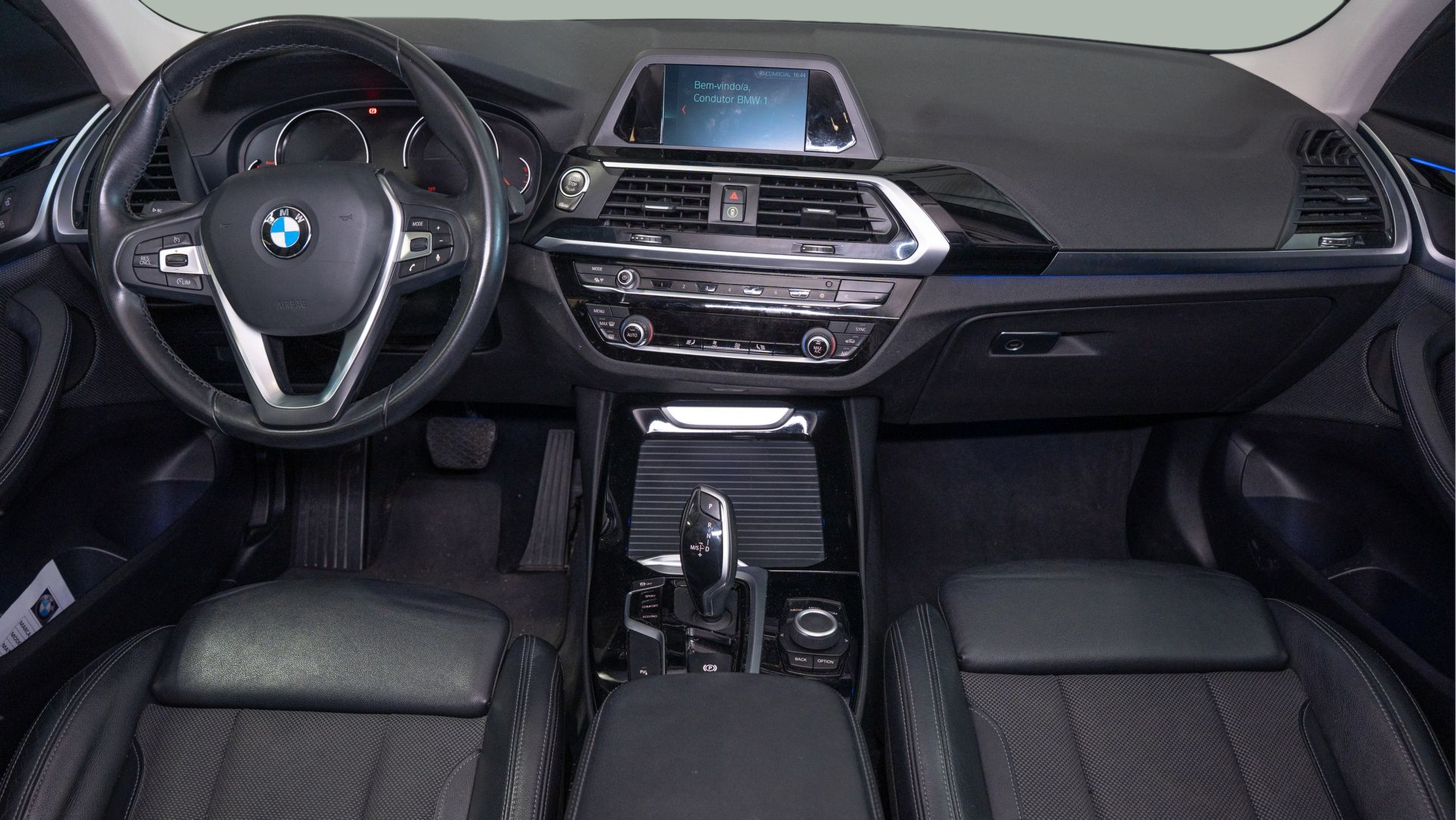 BMW X3 sDrive18d color Blanco. Año 2019. 110KW(150CV). Diesel. En concesionario Aníbal Carvalho & Filhos, S.A. de Santarém