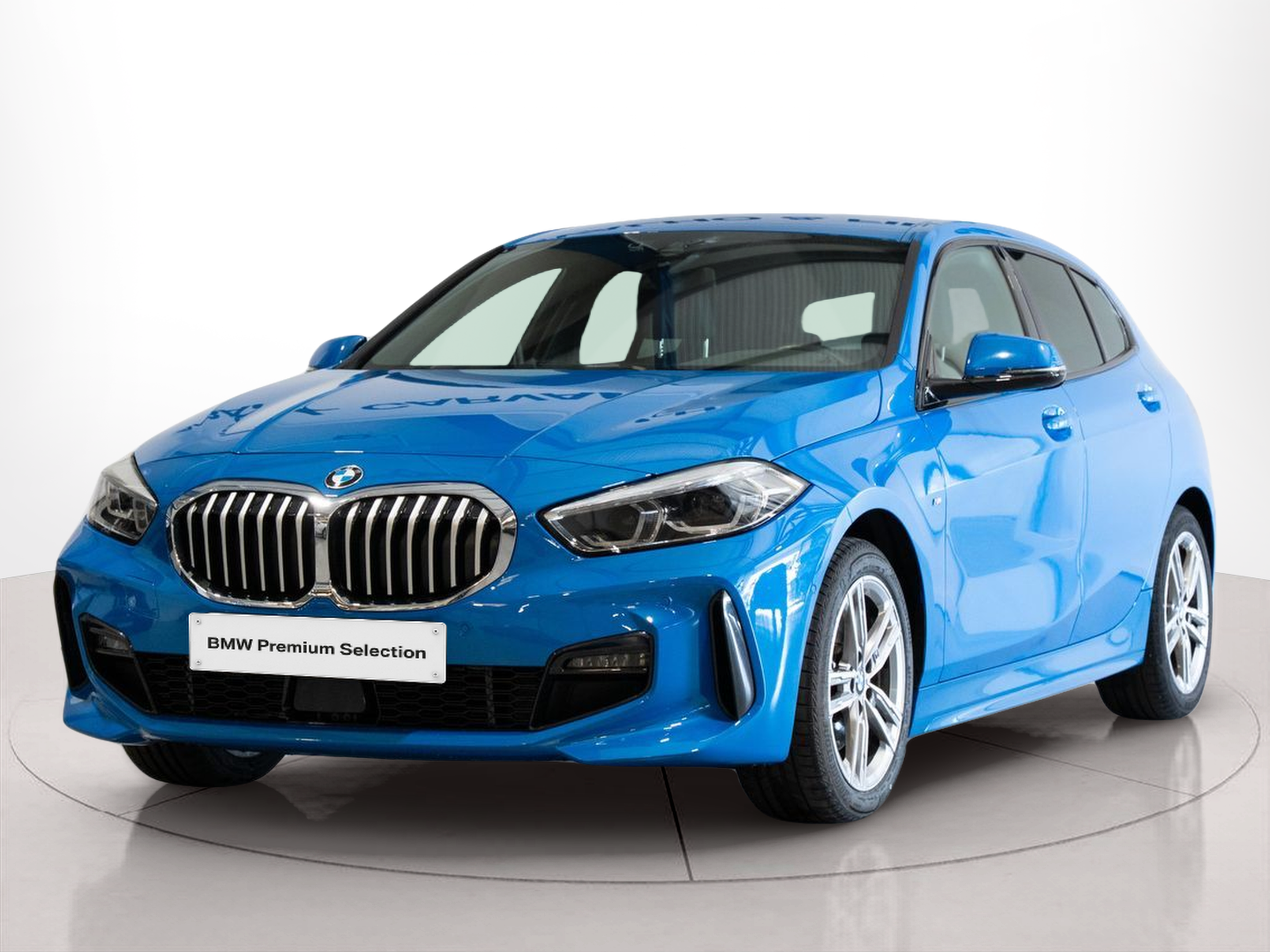 Fotos de BMW Série 1 116d color Azul. Año 2024. 85KW(116CV). Diesel. En concesionario Aníbal Carvalho & Filhos, S.A. de Santarém