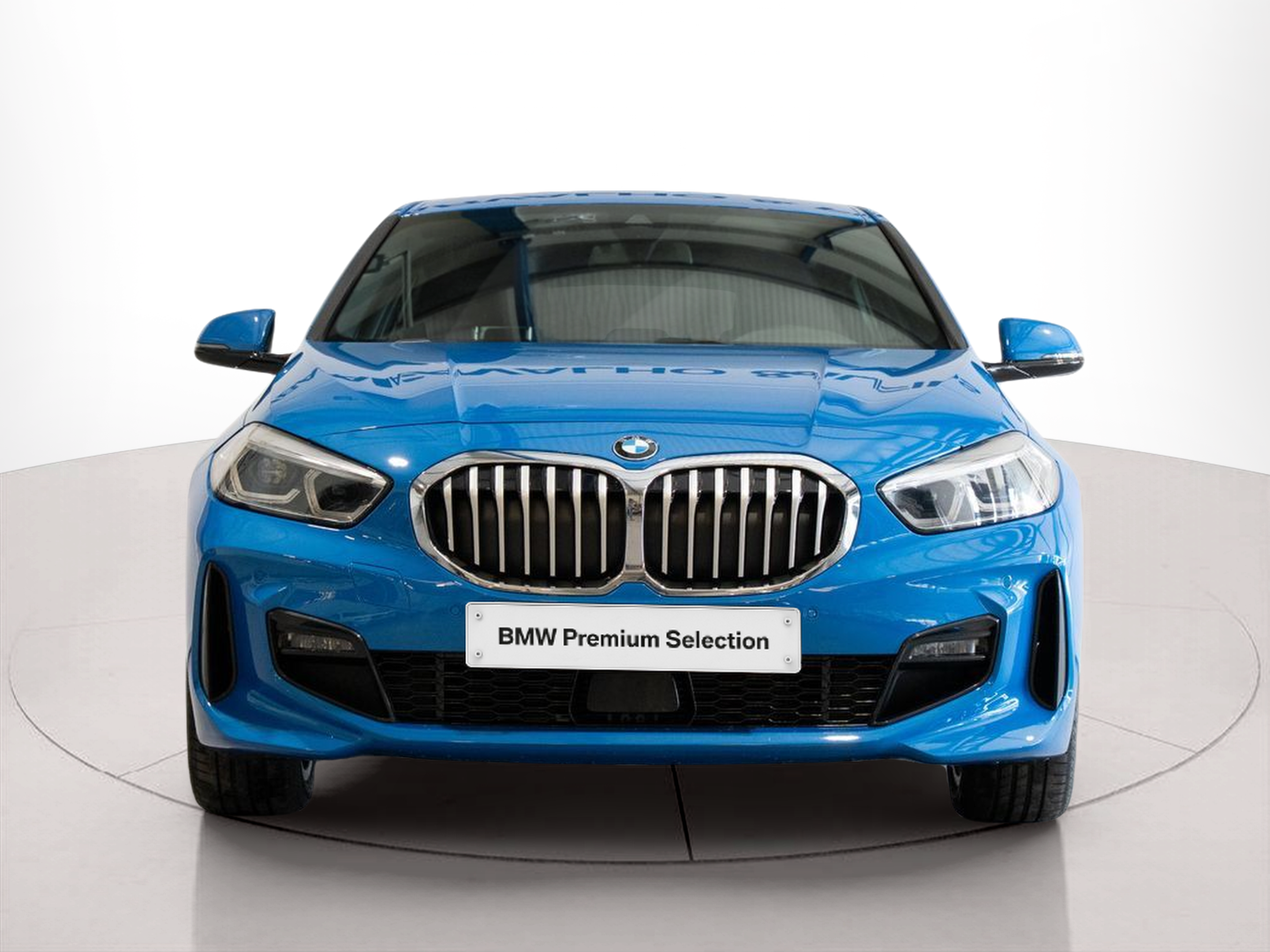 Fotos de BMW Série 1 116d color Azul. Año 2024. 85KW(116CV). Diesel. En concesionario Aníbal Carvalho & Filhos, S.A. de Santarém