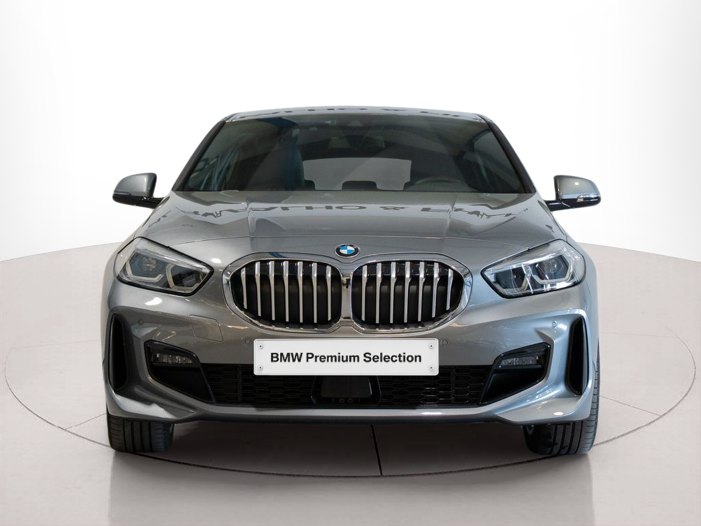 Fotos de BMW Série 1 116d color Gris. Año 2024. 85KW(116CV). Diesel. En concesionario Aníbal Carvalho & Filhos, S.A. de Santarém