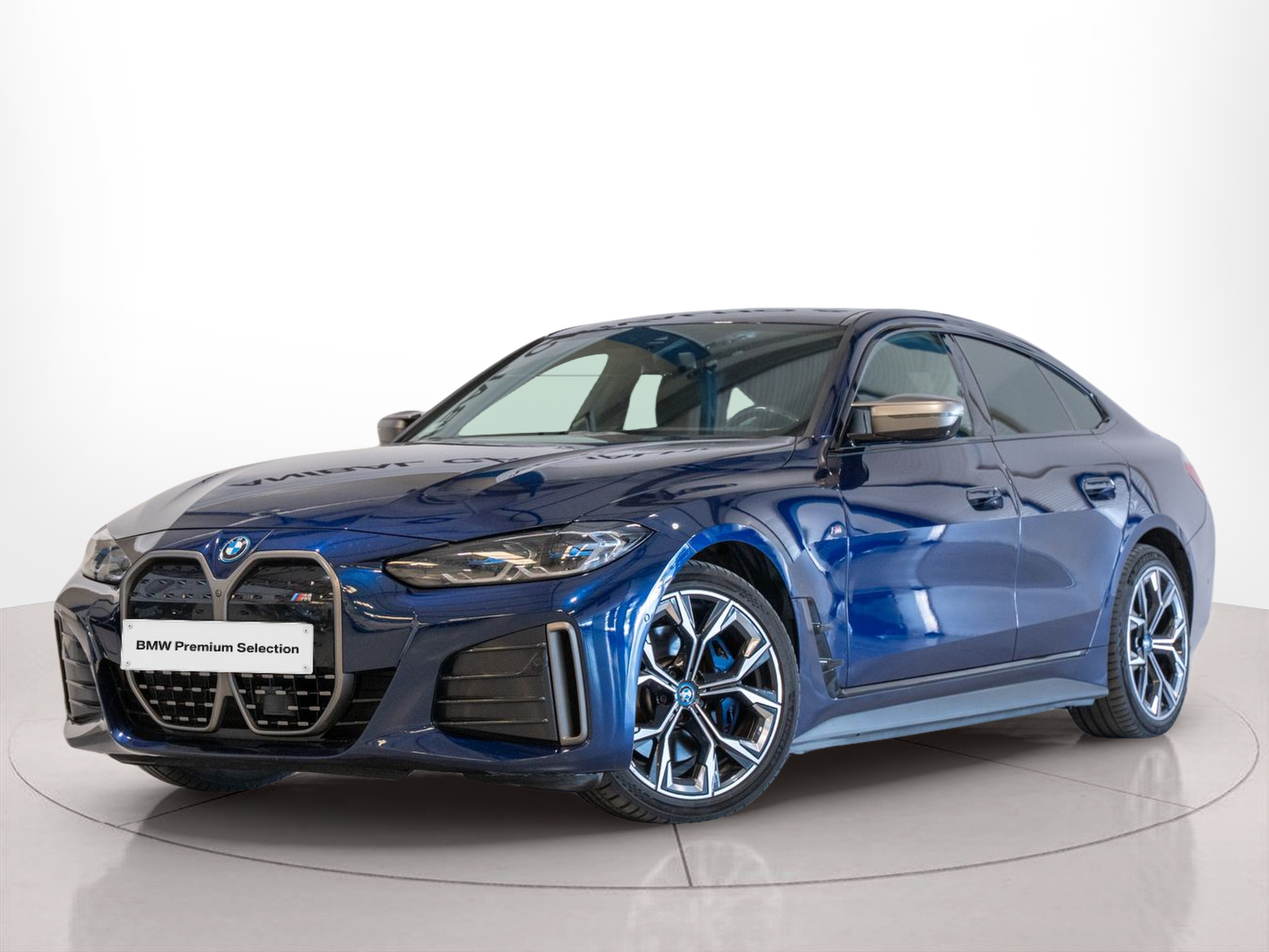 Fotos de BMW i4 i4 M50 color Azul. Año 2022. 400KW(544CV). Elétrico. En concesionario Aníbal Carvalho & Filhos, S.A. de Santarém