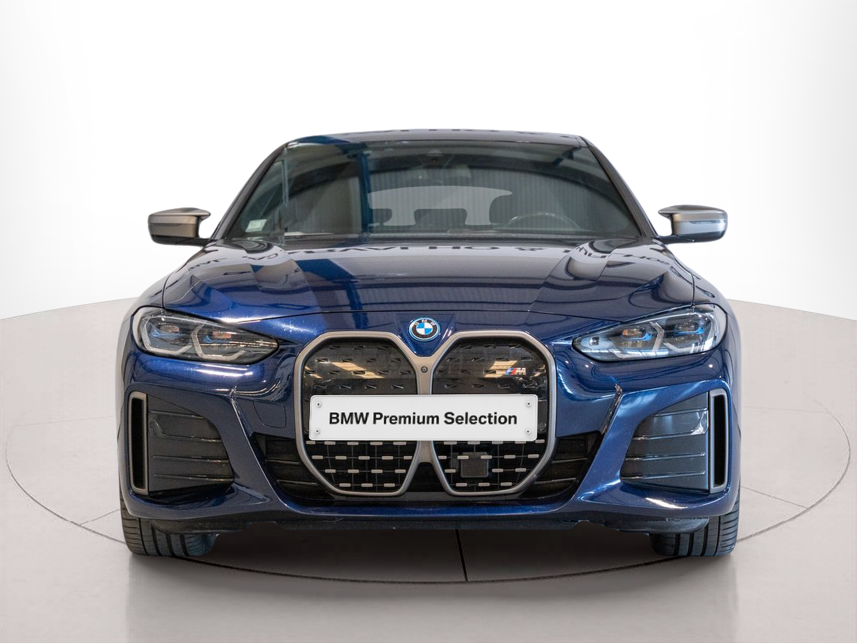 Fotos de BMW i4 i4 M50 color Azul. Año 2022. 400KW(544CV). Elétrico. En concesionario Aníbal Carvalho & Filhos, S.A. de Santarém