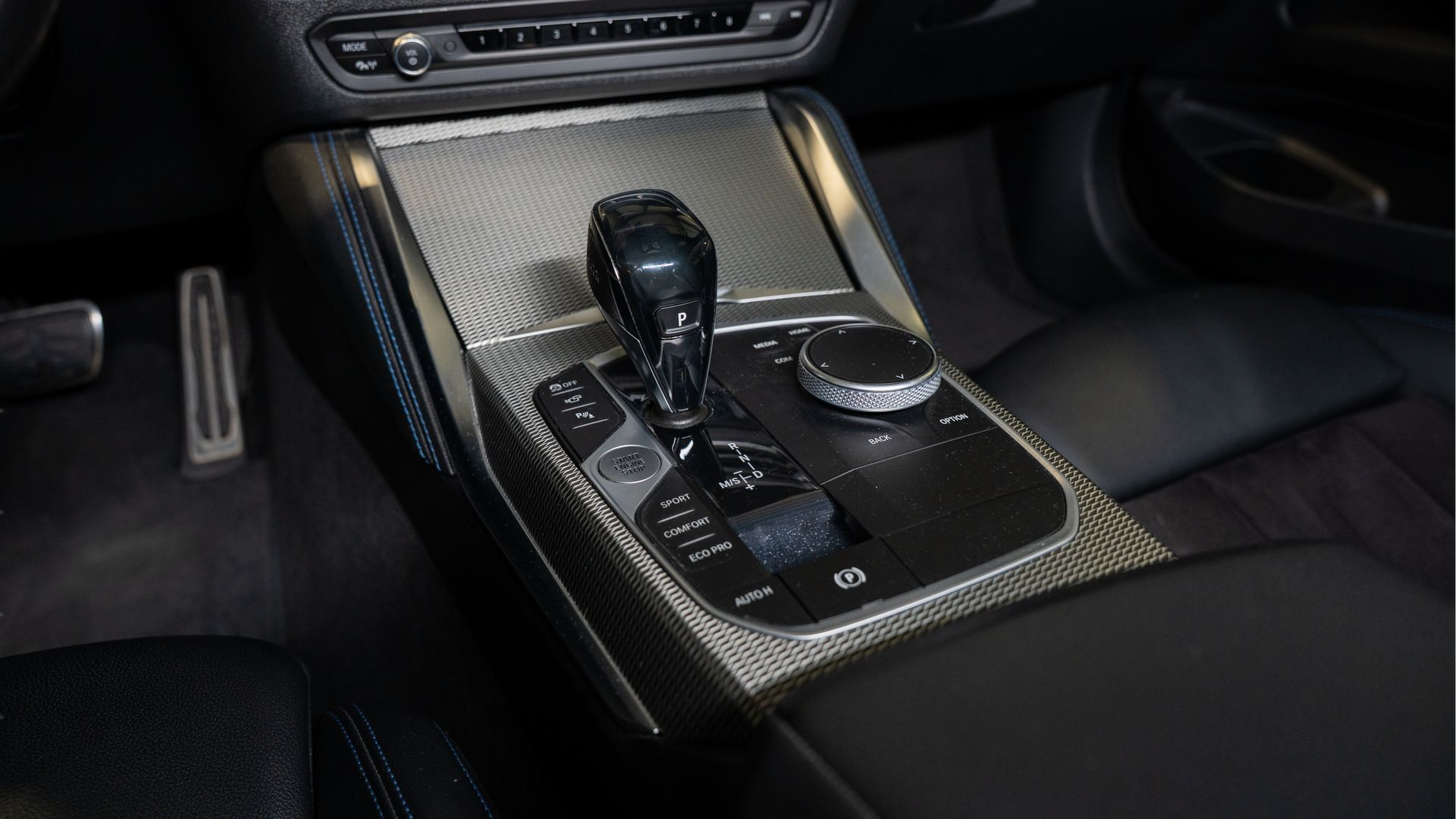 BMW Série 4 420d Coupe color Negro. Año 2021. 140KW(190CV). Diesel. En concesionario Aníbal Carvalho & Filhos, S.A. de Santarém
