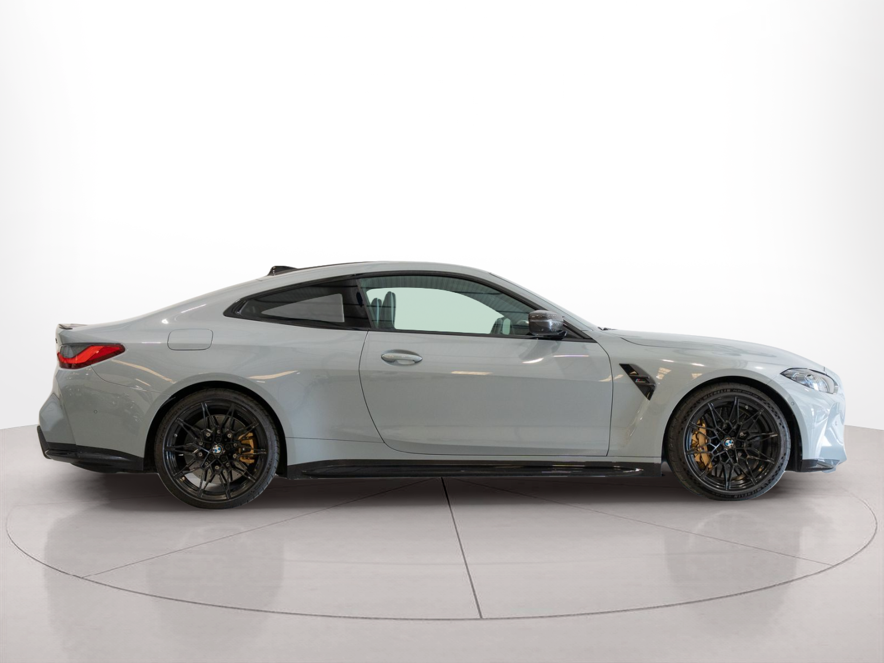 Fotos de BMW M M4 Competition Coupé color Gris. Año 2022. 375KW(510CV). Gasolina. En concesionario Aníbal Carvalho & Filhos, S.A. de Santarém