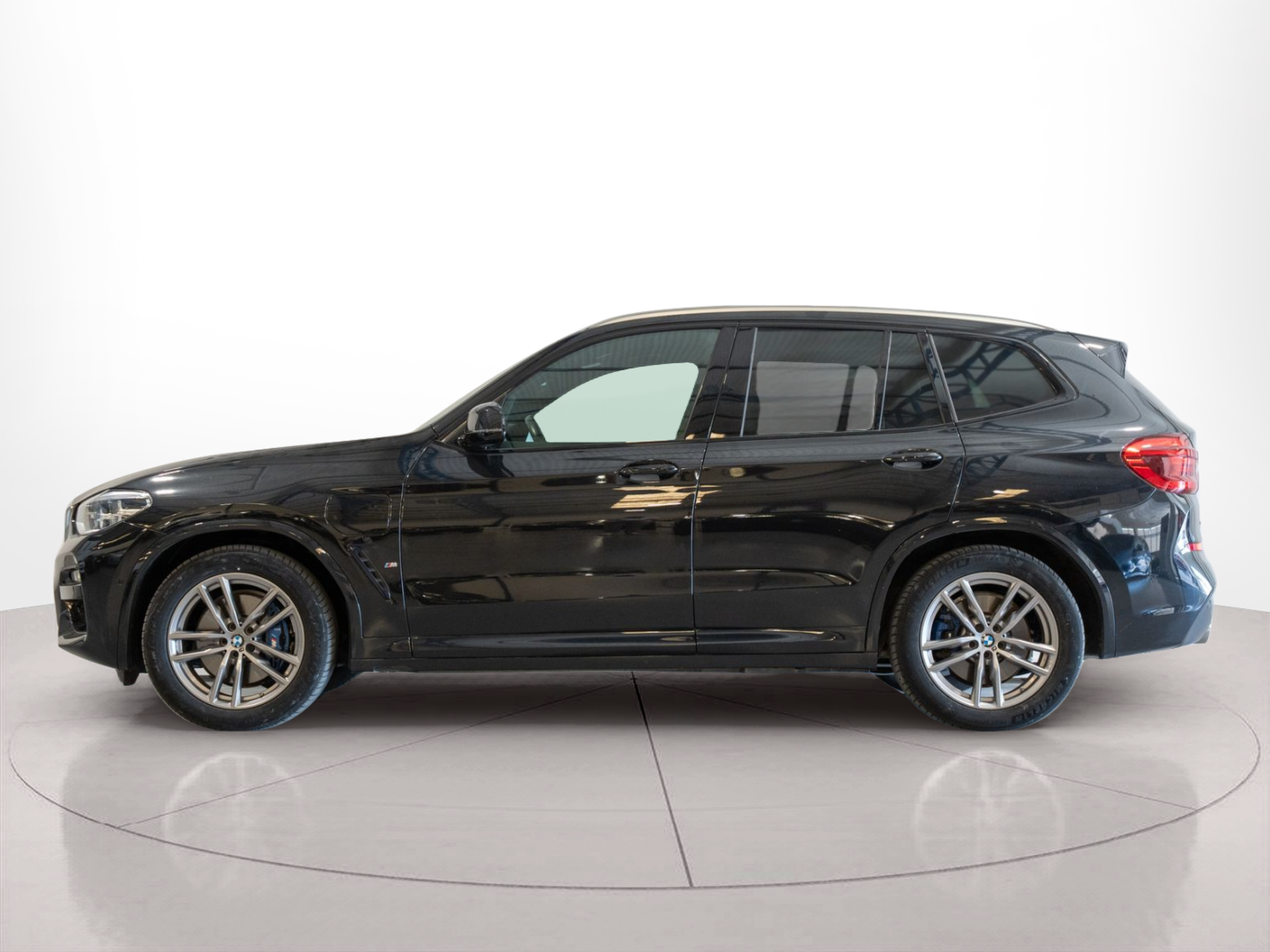 Fotos de BMW X3 xDrive30e color Negro. Año 2021. 215KW(292CV). Elétrico / Gasolina Híbrido. En concesionario Aníbal Carvalho & Filhos, S.A. de Santarém