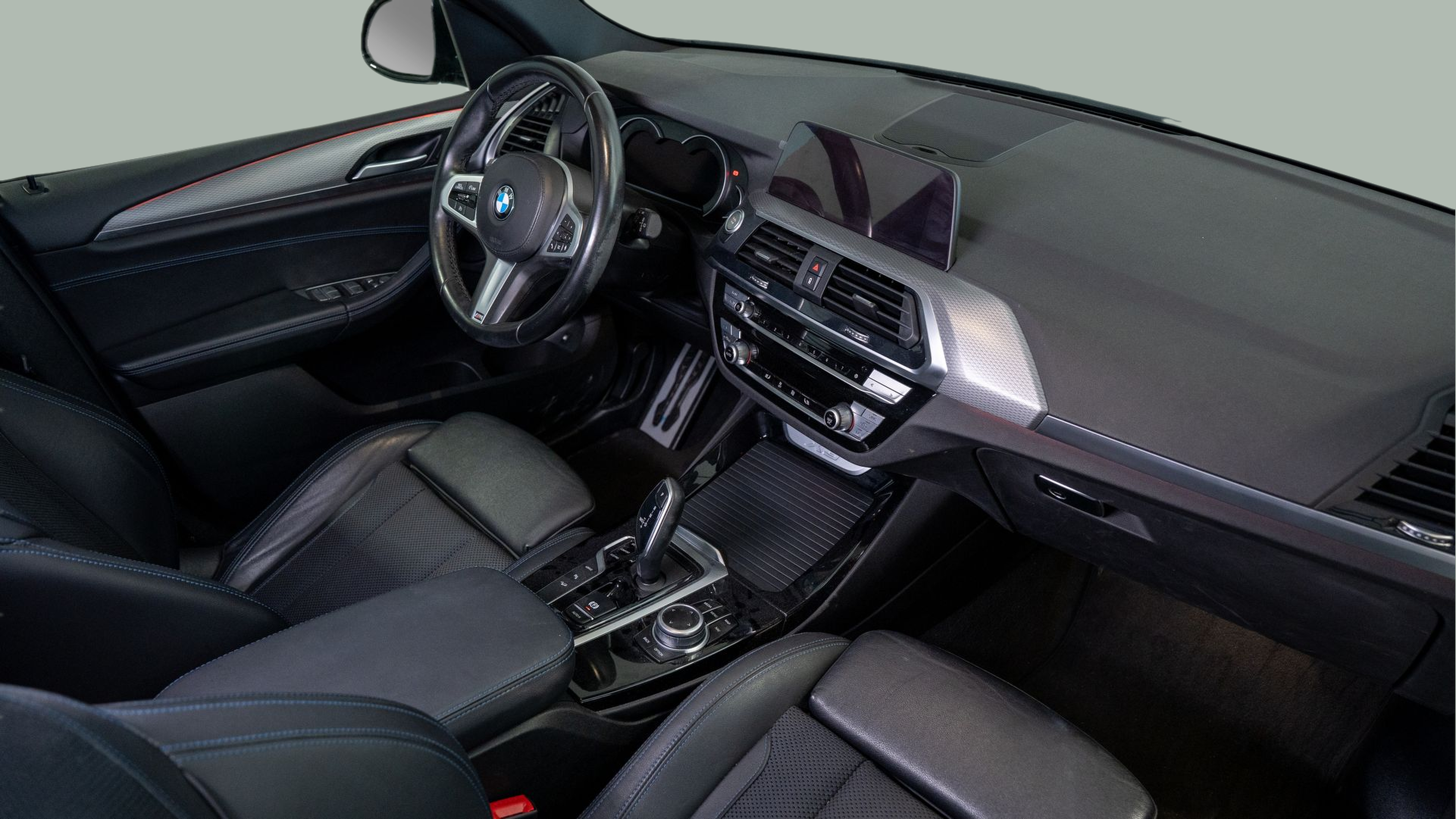 BMW X3 xDrive30e color Negro. Año 2021. 215KW(292CV). Elétrico / Gasolina Híbrido. En concesionario Aníbal Carvalho & Filhos, S.A. de Santarém