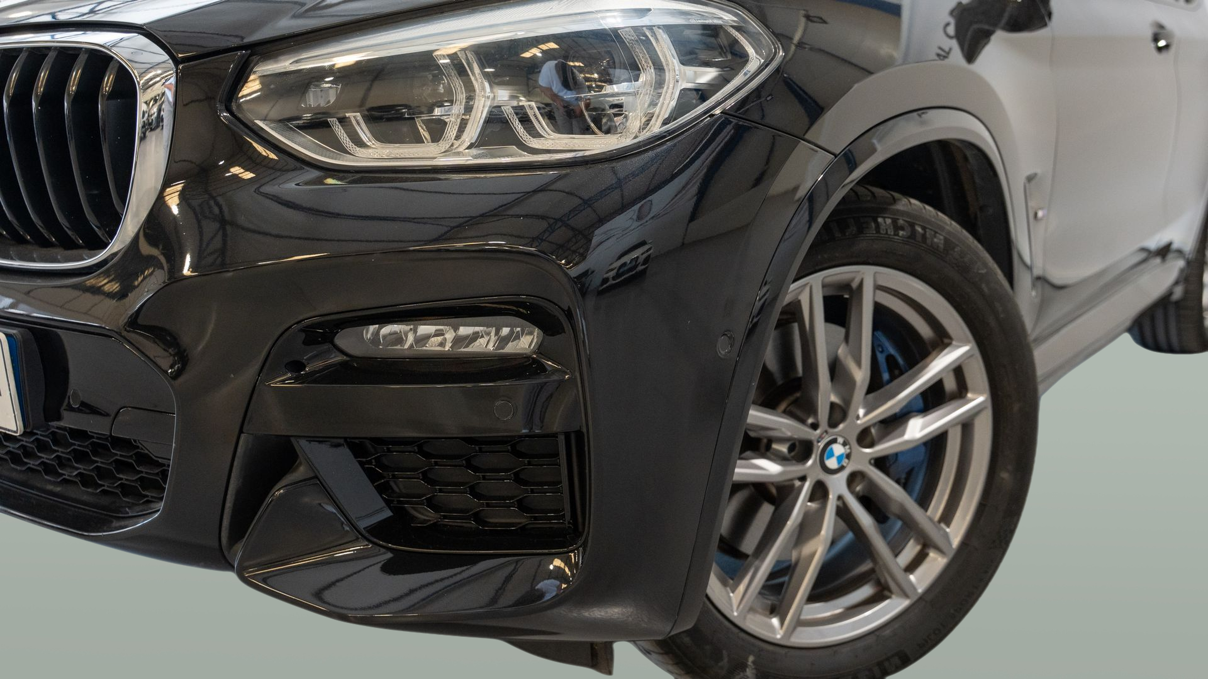 BMW X3 xDrive30e color Negro. Año 2021. 215KW(292CV). Elétrico / Gasolina Híbrido. En concesionario Aníbal Carvalho & Filhos, S.A. de Santarém