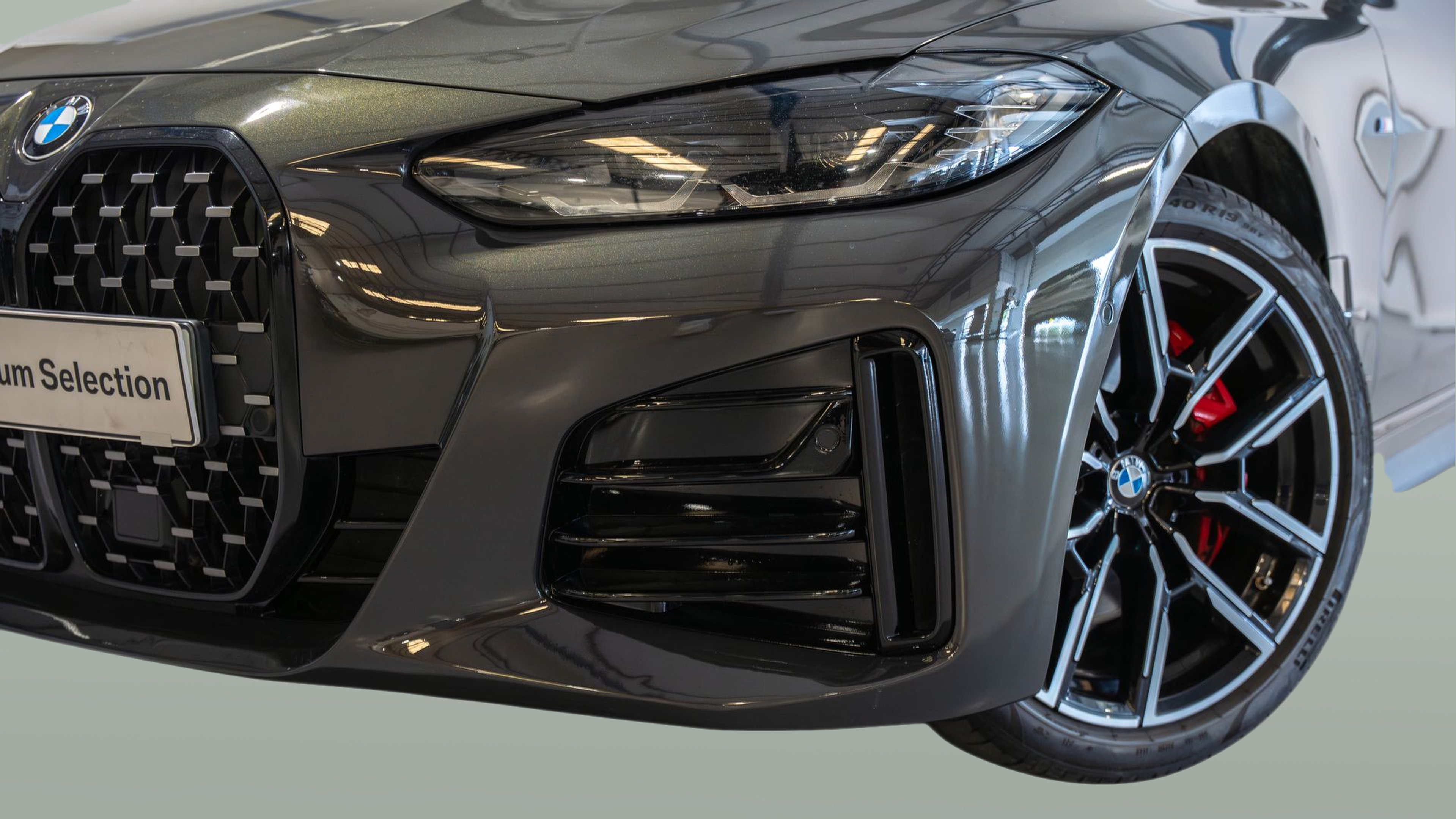 BMW Série 4 420d Berlina color Gris. Año 2023. 140KW(190CV). Diesel. En concesionario Aníbal Carvalho & Filhos, S.A. de Santarém