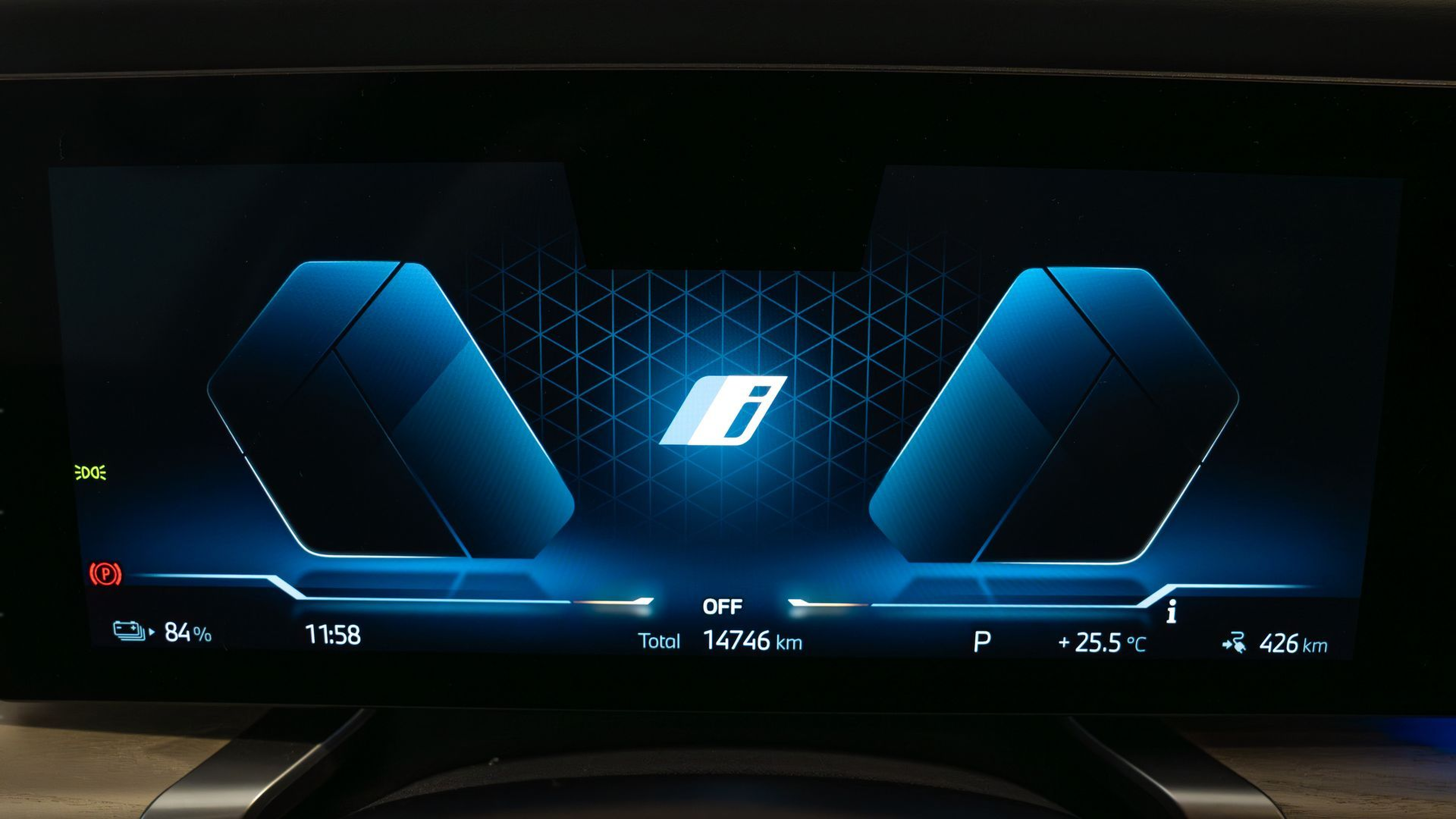 BMW I7 xDrive60 color Gris. Año 2024. 400KW(544CV). Elétrico. En concesionario Aníbal Carvalho & Filhos, S.A. de Santarém