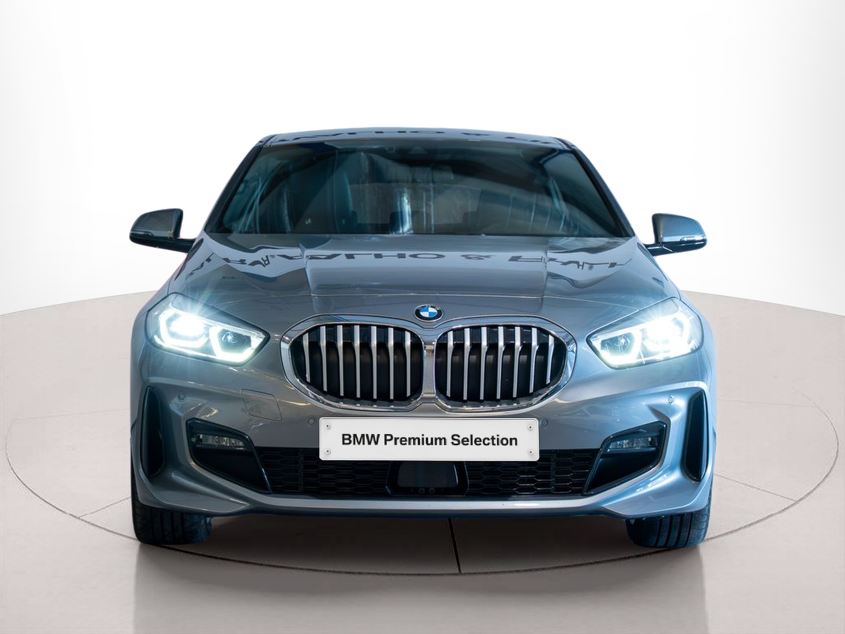 Fotos de BMW Série 1 116d color Gris. Año 2024. 85KW(116CV). Diesel. En concesionario Aníbal Carvalho & Filhos, S.A. de Santarém