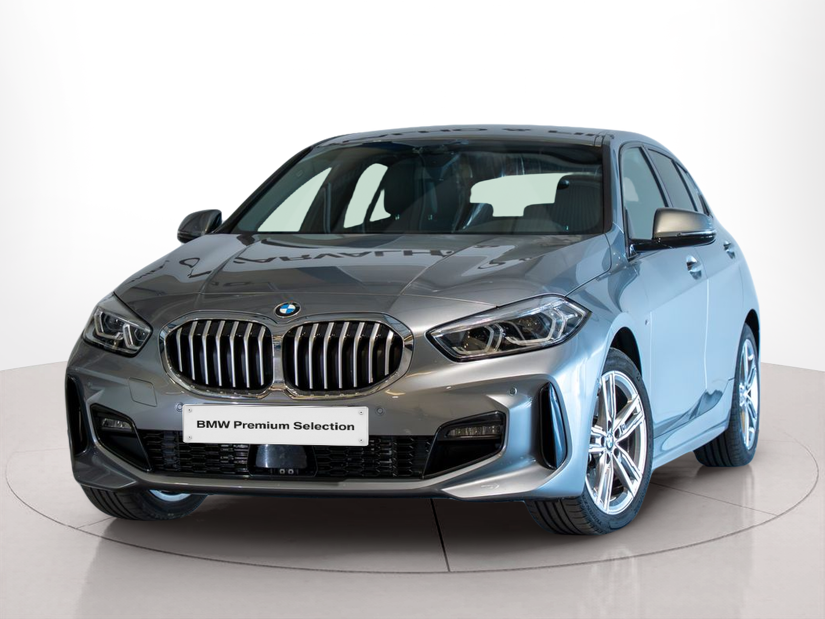 Fotos de BMW Série 1 116d color Gris. Año 2024. 85KW(116CV). Diesel. En concesionario Aníbal Carvalho & Filhos, S.A. de Santarém
