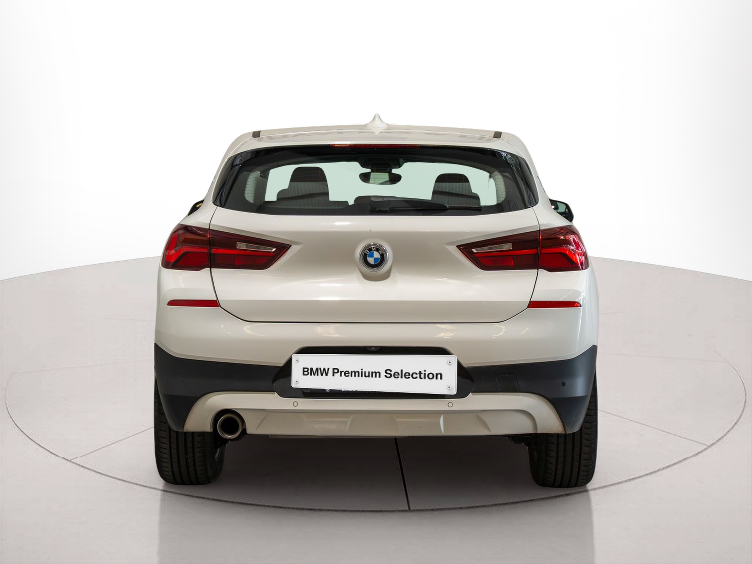 BMW X2 sDrive16d color Blanco. Año 2020. 85KW(116CV). Diesel. En concesionario Aníbal Carvalho & Filhos, S.A. de Santarém