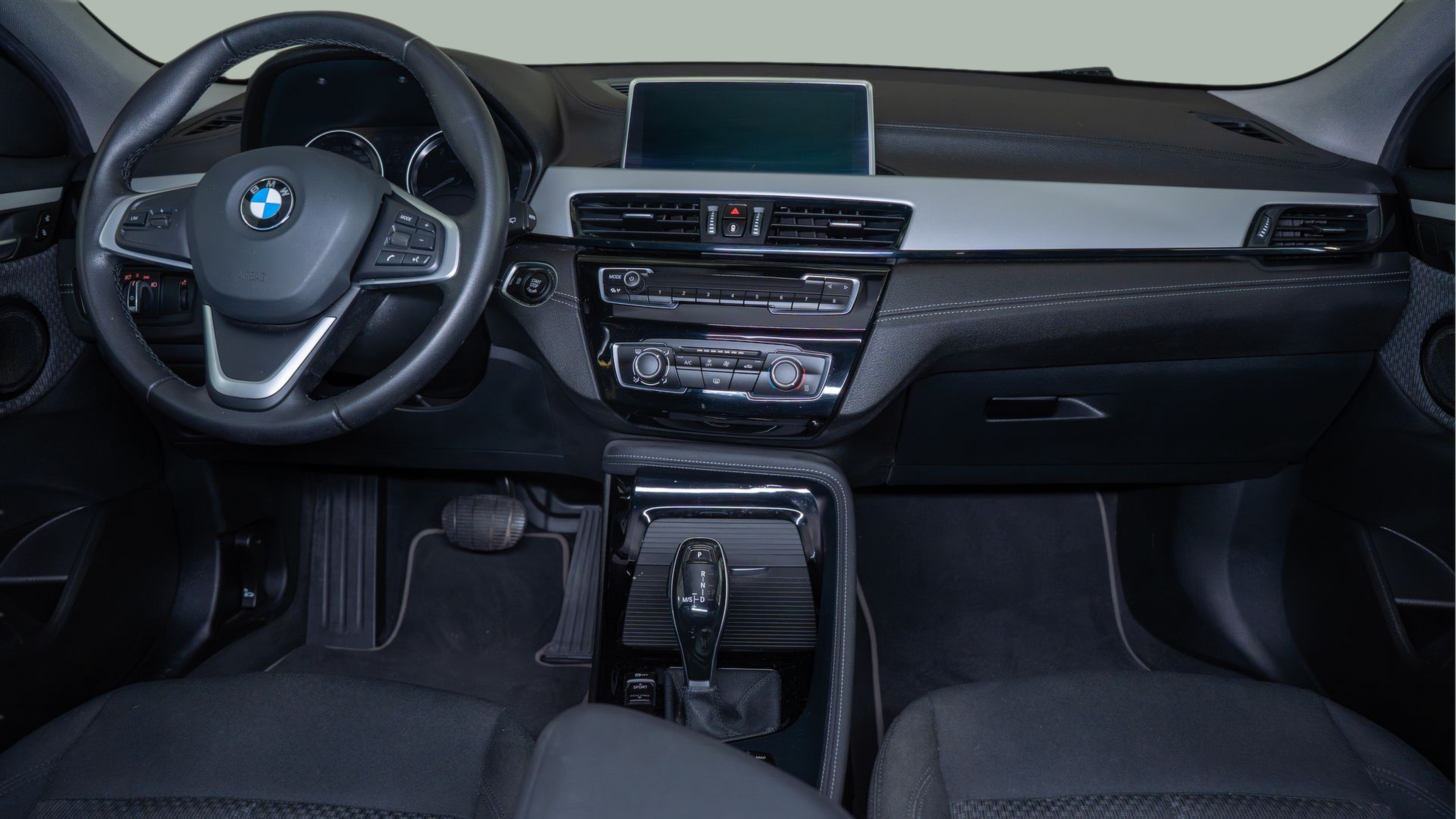 BMW X2 sDrive16d color Blanco. Año 2020. 85KW(116CV). Diesel. En concesionario Aníbal Carvalho & Filhos, S.A. de Santarém