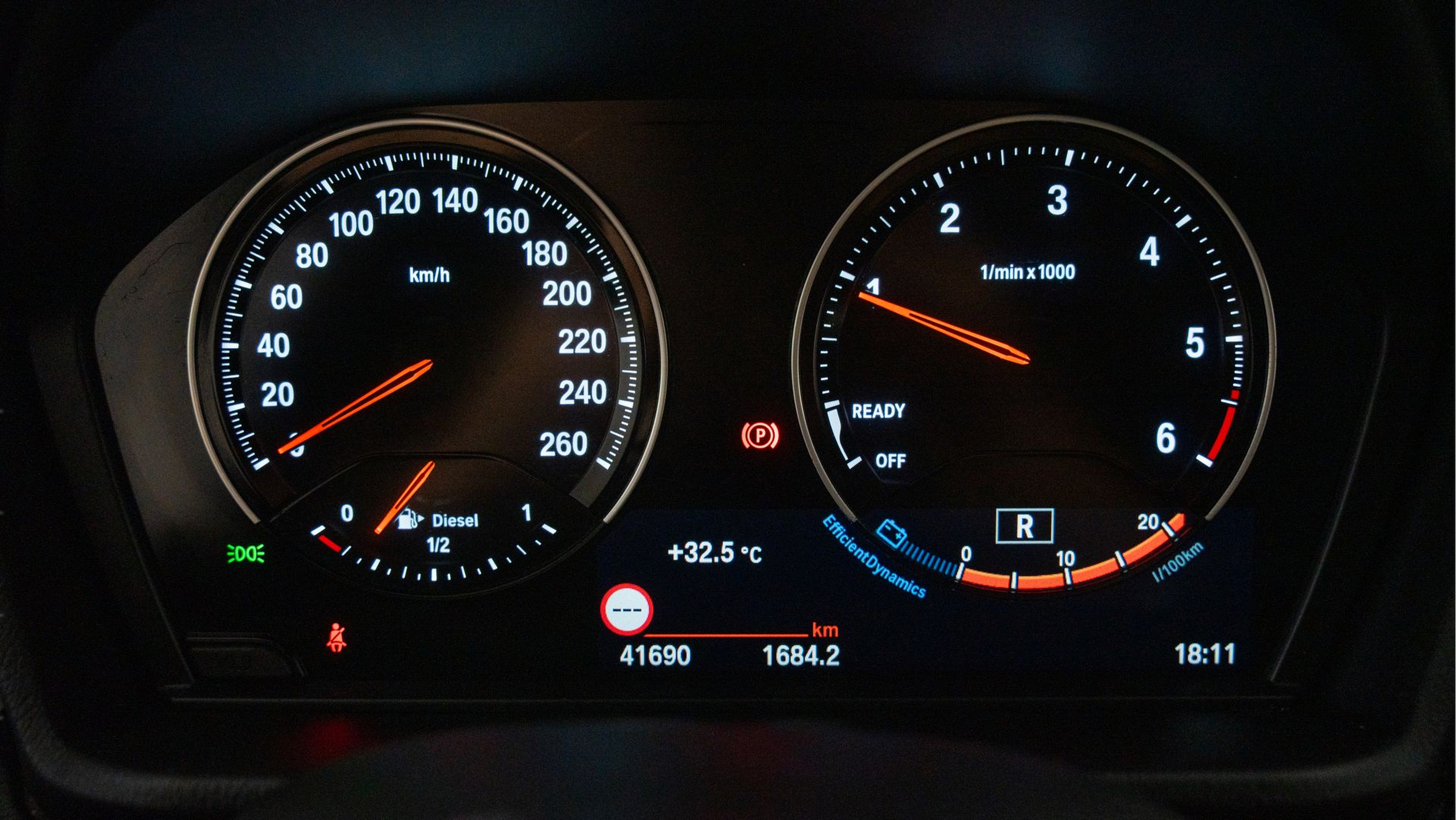 BMW X2 sDrive16d color Blanco. Año 2020. 85KW(116CV). Diesel. En concesionario Aníbal Carvalho & Filhos, S.A. de Santarém