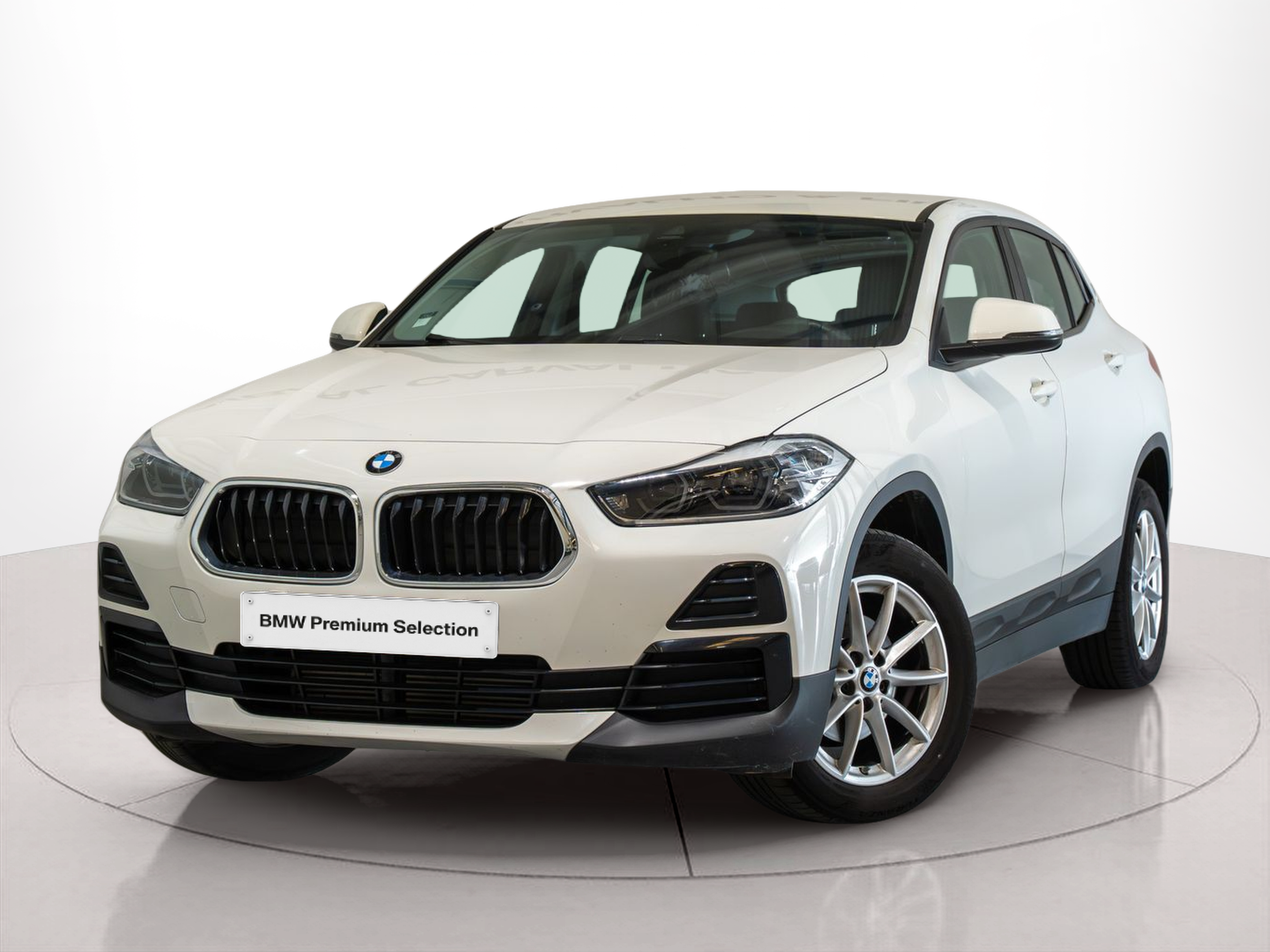 Fotos de BMW X2 sDrive16d color Blanco. Año 2020. 85KW(116CV). Diesel. En concesionario Aníbal Carvalho & Filhos, S.A. de Santarém
