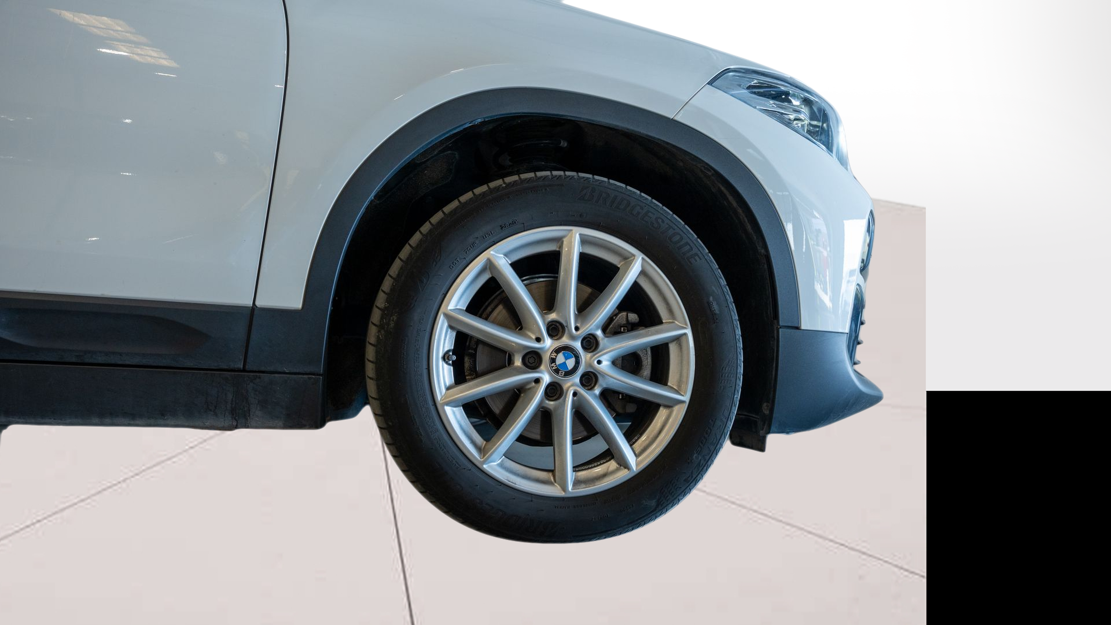 BMW X2 sDrive16d color Blanco. Año 2020. 85KW(116CV). Diesel. En concesionario Aníbal Carvalho & Filhos, S.A. de Santarém